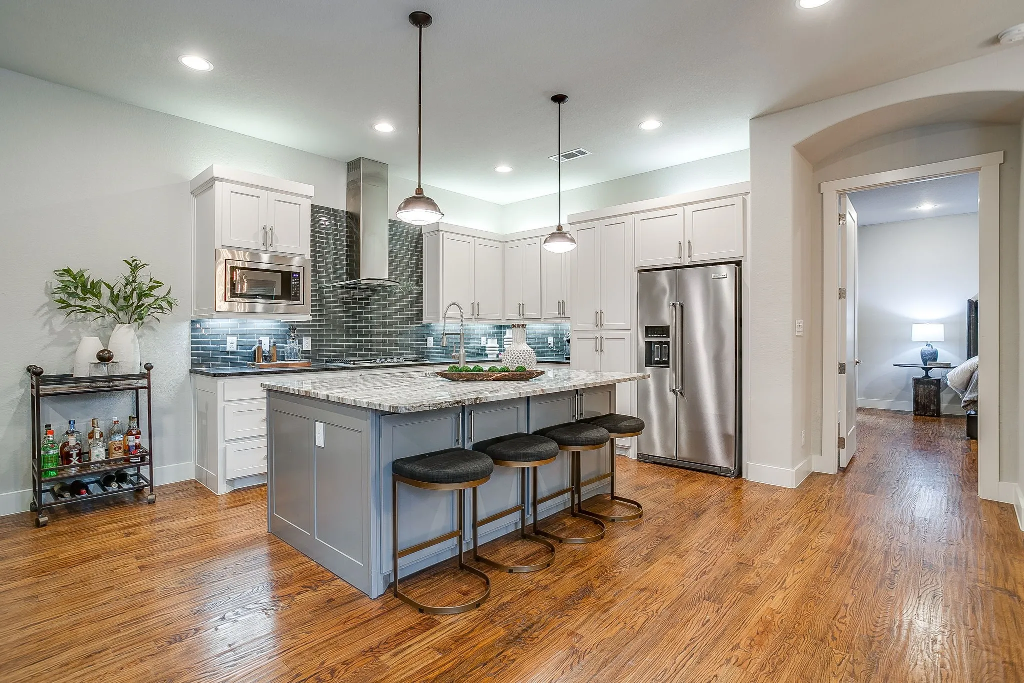 Townhouse For Sale in Tarrant County , 307 Templeton Drive, Fort Worth, Texas 76107, 3 Bedroom, 4 Bathroom, 2 Garage spaces, 2,386 Sqft, built in 2016, mls#21346430, Real Estate Agent in Fort Worth, Homes For Sale in Tarrant county, Homes For Sale in Fort Worth, Realtor in Fort Worth Texas, Real Estate Brokerage Independent Realty Texas, Luminita Cordes Realtor