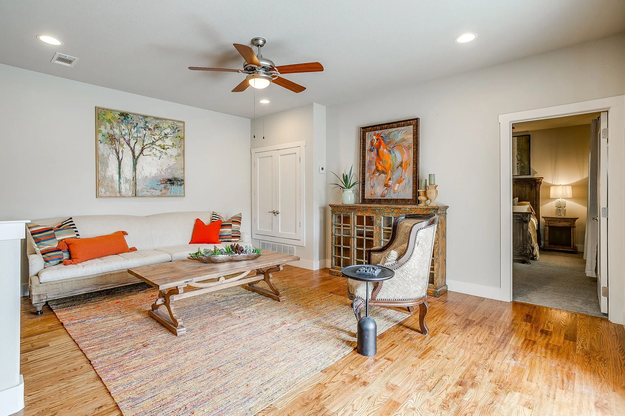 Townhouse For Sale in Tarrant County , 307 Templeton Drive, Fort Worth, Texas 76107, 3 Bedroom, 4 Bathroom, 2 Garage spaces, 2,386 Sqft, built in 2016, mls#21346430, Real Estate Agent in Fort Worth, Homes For Sale in Tarrant county, Homes For Sale in Fort Worth, Realtor in Fort Worth Texas, Real Estate Brokerage Independent Realty Texas, Luminita Cordes Realtor