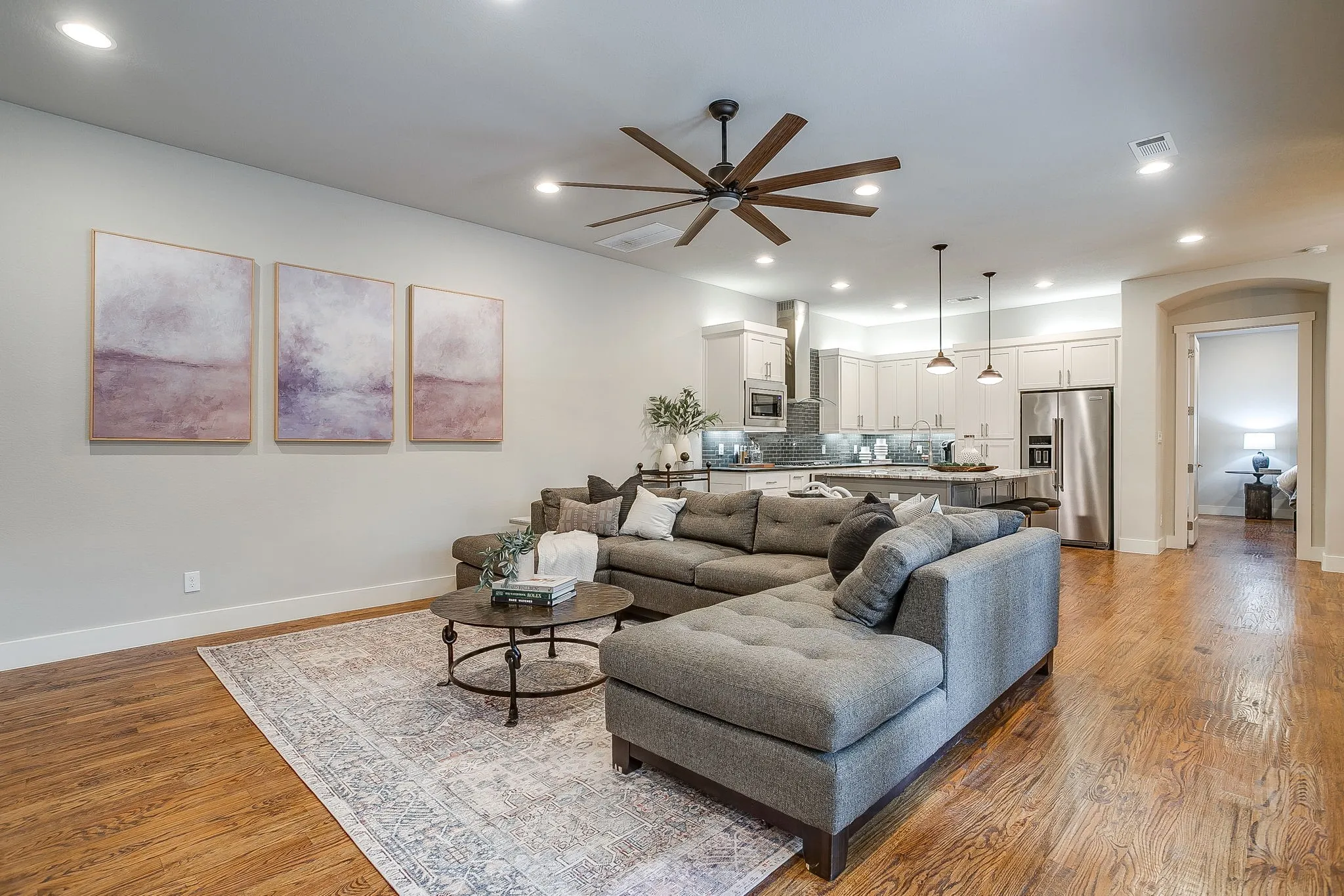 Townhouse For Sale in Tarrant County , 307 Templeton Drive, Fort Worth, Texas 76107, 3 Bedroom, 4 Bathroom, 2 Garage spaces, 2,386 Sqft, built in 2016, mls#21346430, Real Estate Agent in Fort Worth, Homes For Sale in Tarrant county, Homes For Sale in Fort Worth, Realtor in Fort Worth Texas, Real Estate Brokerage Independent Realty Texas, Luminita Cordes Realtor
