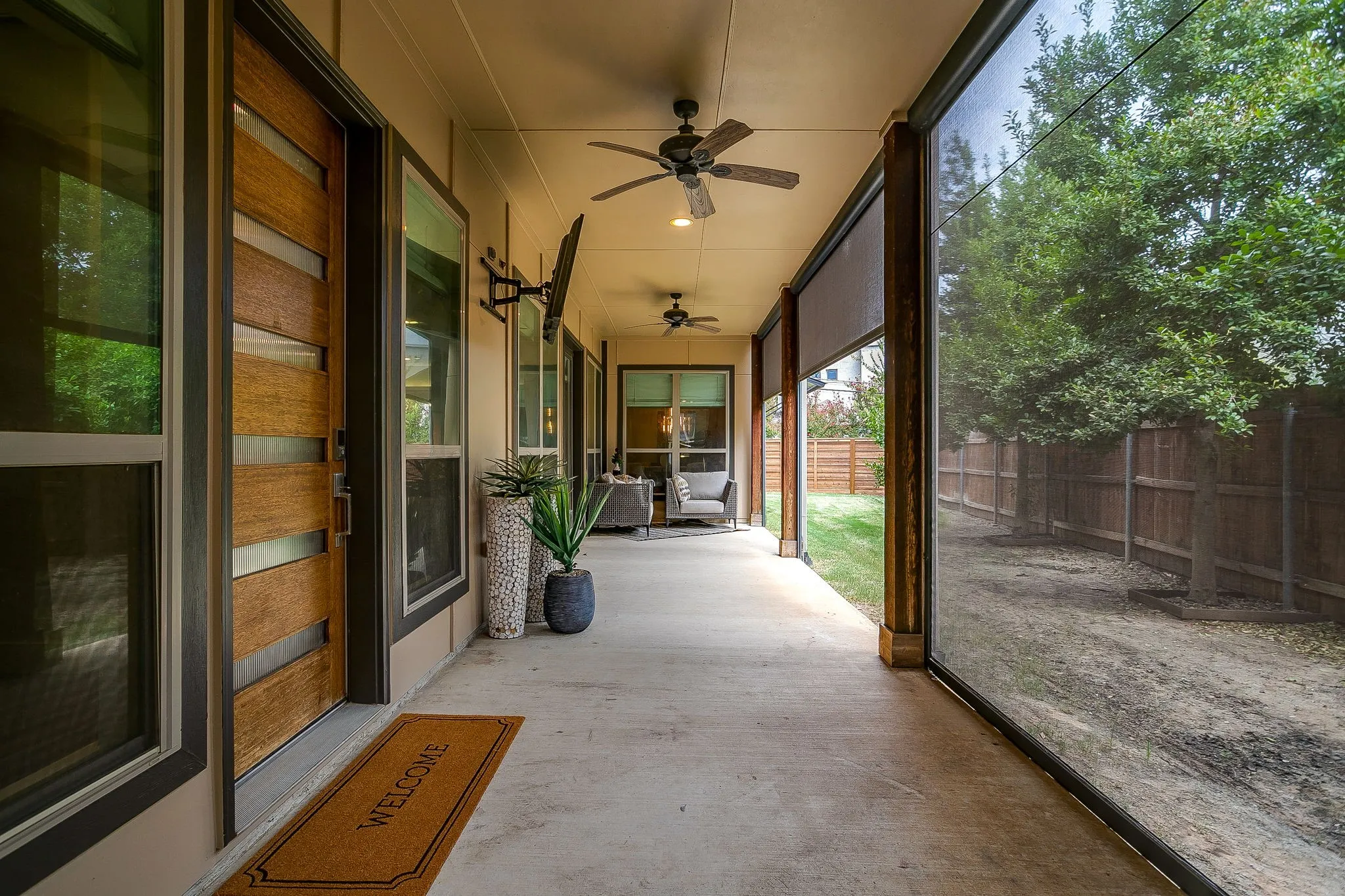 Townhouse For Sale in Tarrant County , 307 Templeton Drive, Fort Worth, Texas 76107, 3 Bedroom, 4 Bathroom, 2 Garage spaces, 2,386 Sqft, built in 2016, mls#21346430, Real Estate Agent in Fort Worth, Homes For Sale in Tarrant county, Homes For Sale in Fort Worth, Realtor in Fort Worth Texas, Real Estate Brokerage Independent Realty Texas, Luminita Cordes Realtor