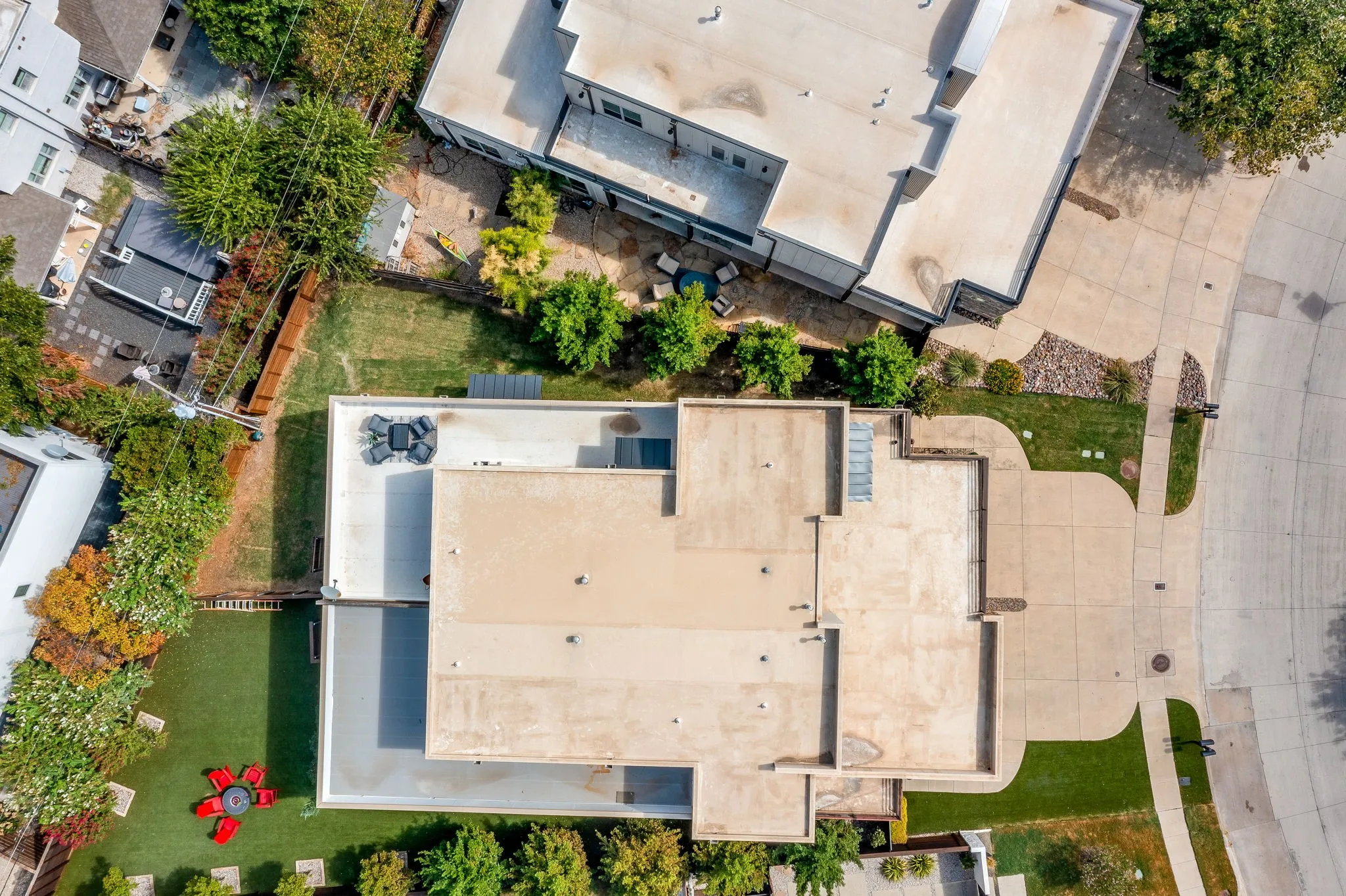 Townhouse For Sale in Tarrant County , 307 Templeton Drive, Fort Worth, Texas 76107, 3 Bedroom, 4 Bathroom, 2 Garage spaces, 2,386 Sqft, built in 2016, mls#21346430, Real Estate Agent in Fort Worth, Homes For Sale in Tarrant county, Homes For Sale in Fort Worth, Realtor in Fort Worth Texas, Real Estate Brokerage Independent Realty Texas, Luminita Cordes Realtor