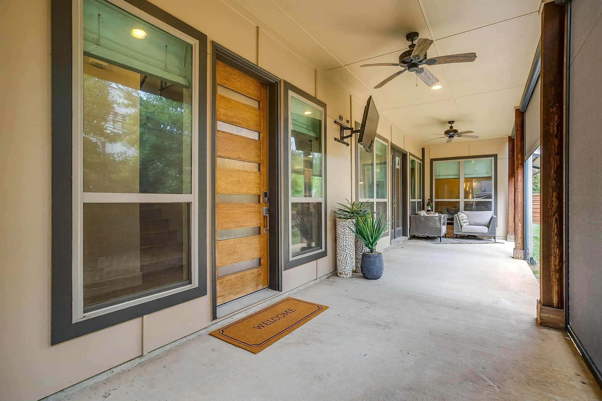 Townhouse For Sale in Tarrant County , 307 Templeton Drive, Fort Worth, Texas 76107, 3 Bedroom, 4 Bathroom, 2 Garage spaces, 2,386 Sqft, built in 2016, mls#21346430, Real Estate Agent in Fort Worth, Homes For Sale in Tarrant county, Homes For Sale in Fort Worth, Realtor in Fort Worth Texas, Real Estate Brokerage Independent Realty Texas, Luminita Cordes Realtor