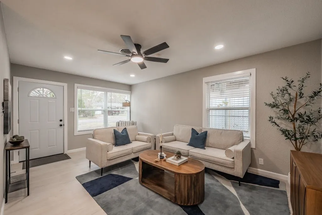 Single Family Residence For Sale in Tarrant County , 5012 Roxie Street, Haltom City, Texas 76117, 4 Bedroom, 3 Bathroom, 1 Garage spaces, 1,528 Sqft, built in 1956, mls#21378644, Real Estate Agent in Haltom City, Homes For Sale in Tarrant county, Homes For Sale in Haltom City, Realtor in Haltom City Texas, Real Estate Brokerage Independent Realty Texas, Luminita Cordes Realtor
