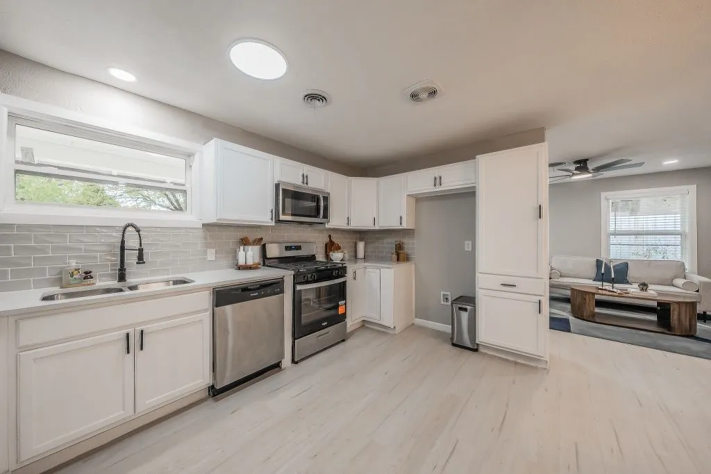 Single Family Residence For Sale in Tarrant County , 5012 Roxie Street, Haltom City, Texas 76117, 4 Bedroom, 3 Bathroom, 1 Garage spaces, 1,528 Sqft, built in 1956, mls#21378644, Real Estate Agent in Haltom City, Homes For Sale in Tarrant county, Homes For Sale in Haltom City, Realtor in Haltom City Texas, Real Estate Brokerage Independent Realty Texas, Luminita Cordes Realtor