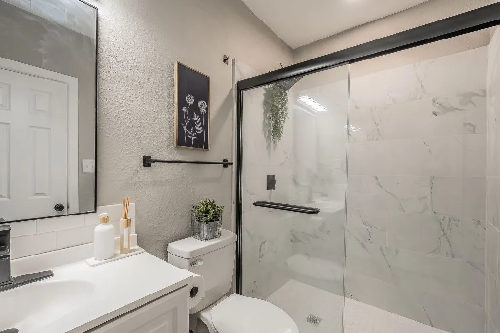 Single Family Residence For Sale in Tarrant County , 5012 Roxie Street, Haltom City, Texas 76117, 4 Bedroom, 3 Bathroom, 1 Garage spaces, 1,528 Sqft, built in 1956, mls#21378644, Real Estate Agent in Haltom City, Homes For Sale in Tarrant county, Homes For Sale in Haltom City, Realtor in Haltom City Texas, Real Estate Brokerage Independent Realty Texas, Luminita Cordes Realtor