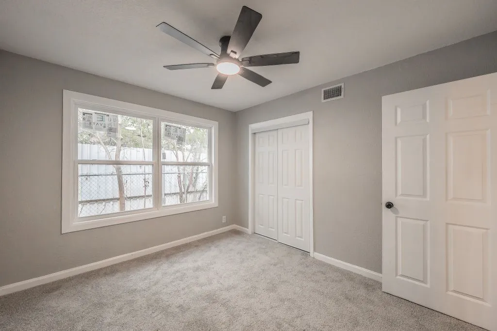 Single Family Residence For Sale in Tarrant County , 5012 Roxie Street, Haltom City, Texas 76117, 4 Bedroom, 3 Bathroom, 1 Garage spaces, 1,528 Sqft, built in 1956, mls#21378644, Real Estate Agent in Haltom City, Homes For Sale in Tarrant county, Homes For Sale in Haltom City, Realtor in Haltom City Texas, Real Estate Brokerage Independent Realty Texas, Luminita Cordes Realtor