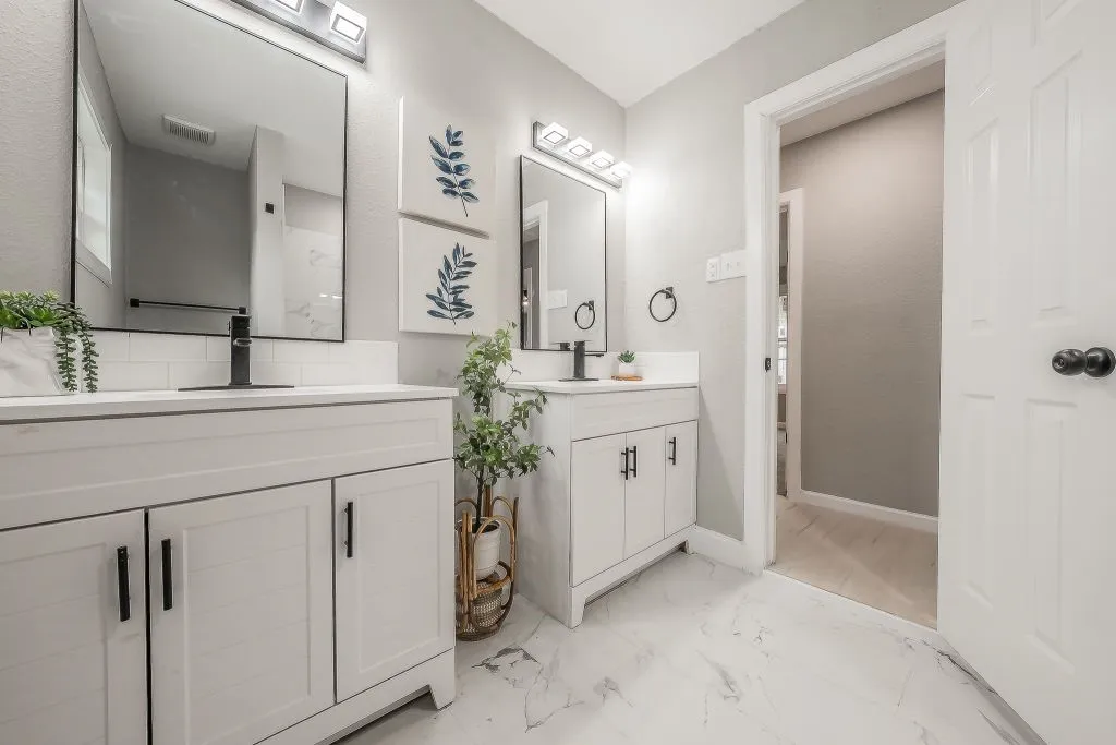 Single Family Residence For Sale in Tarrant County , 5012 Roxie Street, Haltom City, Texas 76117, 4 Bedroom, 3 Bathroom, 1 Garage spaces, 1,528 Sqft, built in 1956, mls#21378644, Real Estate Agent in Haltom City, Homes For Sale in Tarrant county, Homes For Sale in Haltom City, Realtor in Haltom City Texas, Real Estate Brokerage Independent Realty Texas, Luminita Cordes Realtor