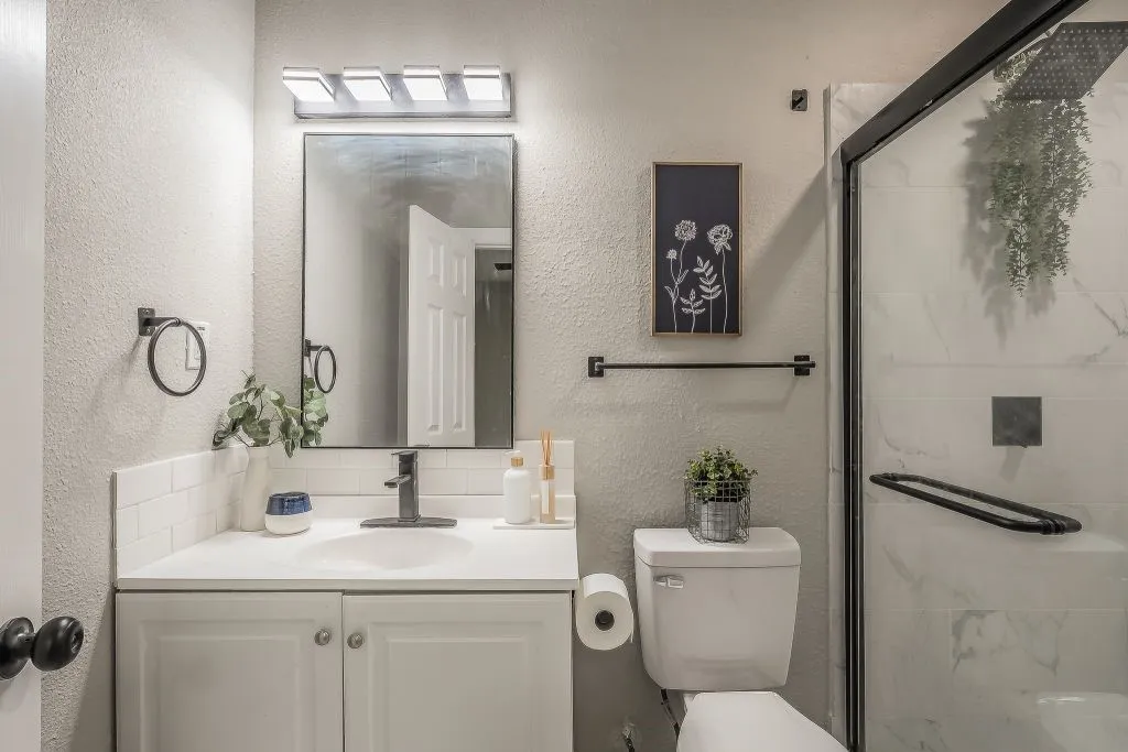 Single Family Residence For Sale in Tarrant County , 5012 Roxie Street, Haltom City, Texas 76117, 4 Bedroom, 3 Bathroom, 1 Garage spaces, 1,528 Sqft, built in 1956, mls#21378644, Real Estate Agent in Haltom City, Homes For Sale in Tarrant county, Homes For Sale in Haltom City, Realtor in Haltom City Texas, Real Estate Brokerage Independent Realty Texas, Luminita Cordes Realtor