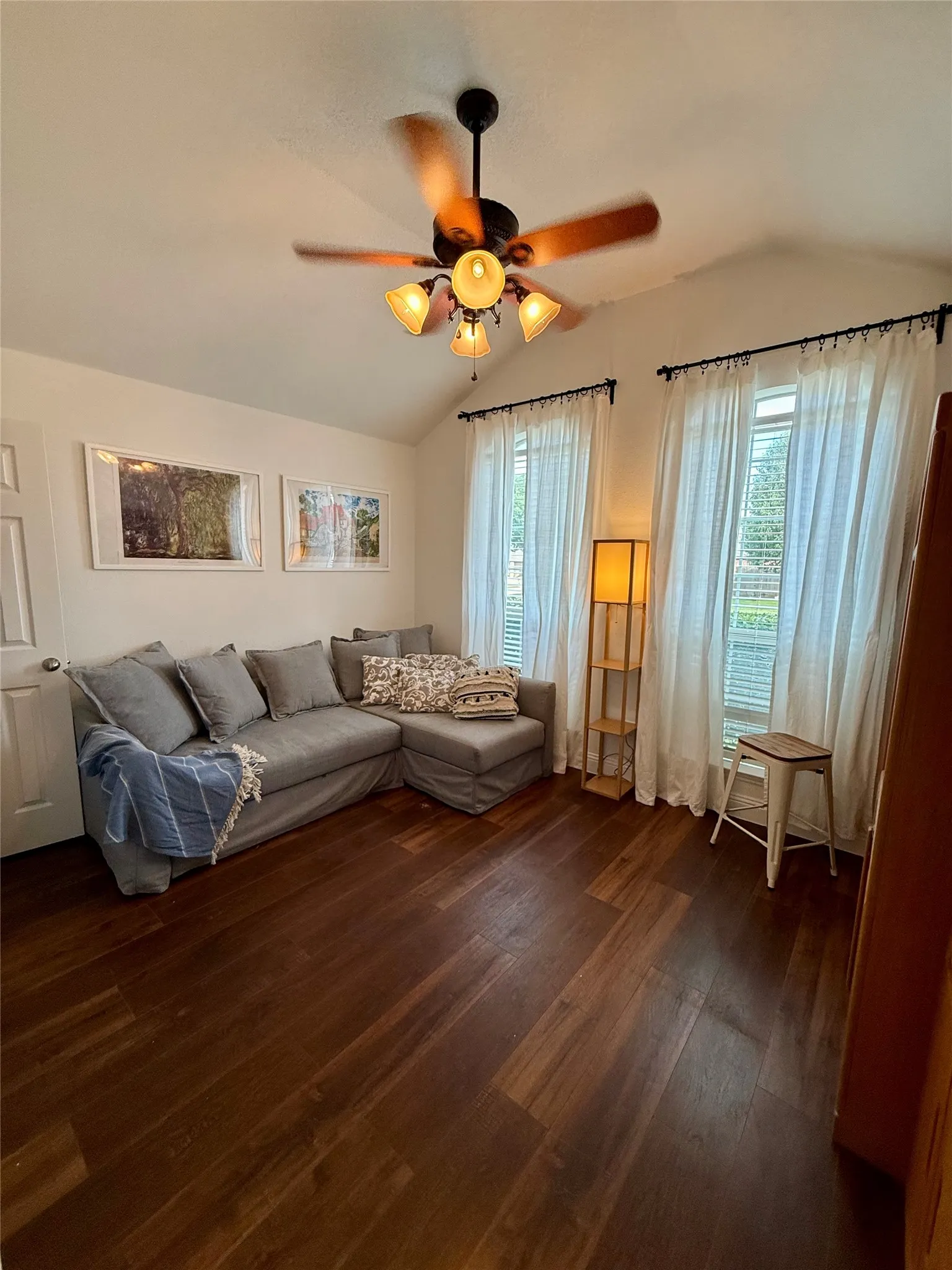 Single Family Residence For Rent in Tarrant County , 5004 Mountain Valley Court, Fort Worth, Texas 76123, 3 Bedroom, 2 Bathroom, 2 Garage spaces, 1,631 Sqft, built in 2006, mls#21377403, Real Estate Agent in Fort Worth, Homes For Rent in Tarrant county, Homes For Rent in Fort Worth, Realtor in Fort Worth Texas, Real Estate Brokerage Independent Realty Texas, Luminita Cordes Realtor