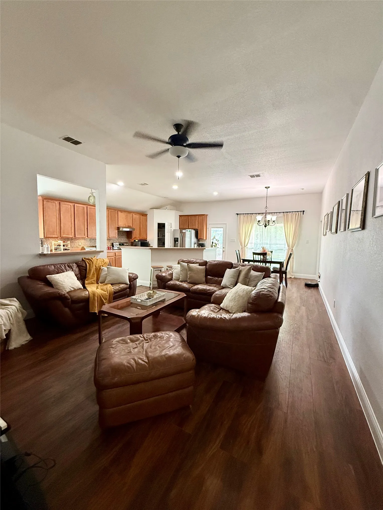 Single Family Residence For Rent in Tarrant County , 5004 Mountain Valley Court, Fort Worth, Texas 76123, 3 Bedroom, 2 Bathroom, 2 Garage spaces, 1,631 Sqft, built in 2006, mls#21377403, Real Estate Agent in Fort Worth, Homes For Rent in Tarrant county, Homes For Rent in Fort Worth, Realtor in Fort Worth Texas, Real Estate Brokerage Independent Realty Texas, Luminita Cordes Realtor
