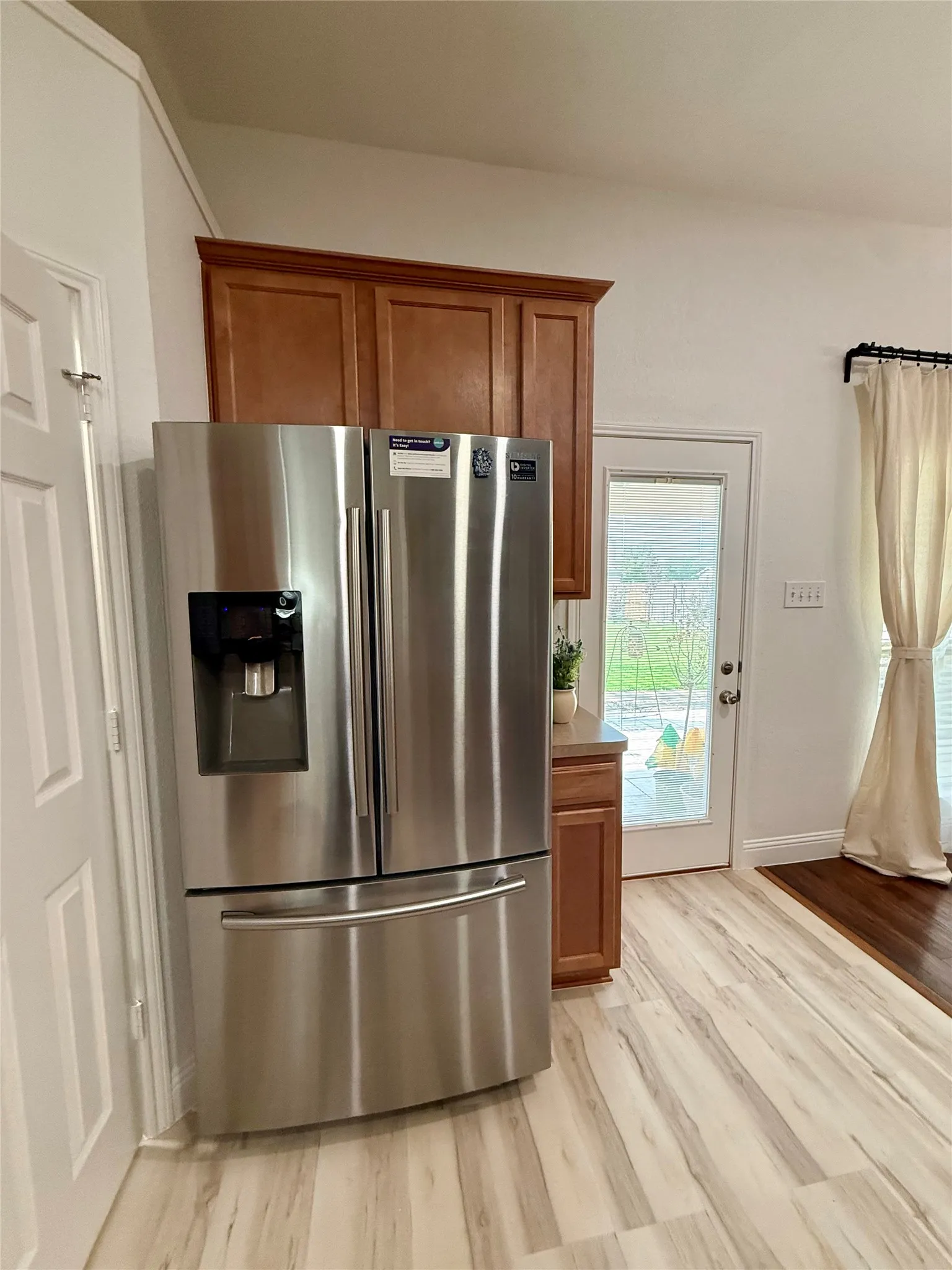 Single Family Residence For Rent in Tarrant County , 5004 Mountain Valley Court, Fort Worth, Texas 76123, 3 Bedroom, 2 Bathroom, 2 Garage spaces, 1,631 Sqft, built in 2006, mls#21377403, Real Estate Agent in Fort Worth, Homes For Rent in Tarrant county, Homes For Rent in Fort Worth, Realtor in Fort Worth Texas, Real Estate Brokerage Independent Realty Texas, Luminita Cordes Realtor