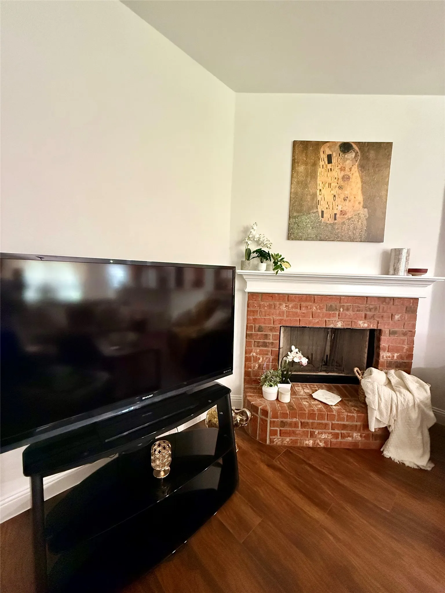 Single Family Residence For Rent in Tarrant County , 5004 Mountain Valley Court, Fort Worth, Texas 76123, 3 Bedroom, 2 Bathroom, 2 Garage spaces, 1,631 Sqft, built in 2006, mls#21377403, Real Estate Agent in Fort Worth, Homes For Rent in Tarrant county, Homes For Rent in Fort Worth, Realtor in Fort Worth Texas, Real Estate Brokerage Independent Realty Texas, Luminita Cordes Realtor