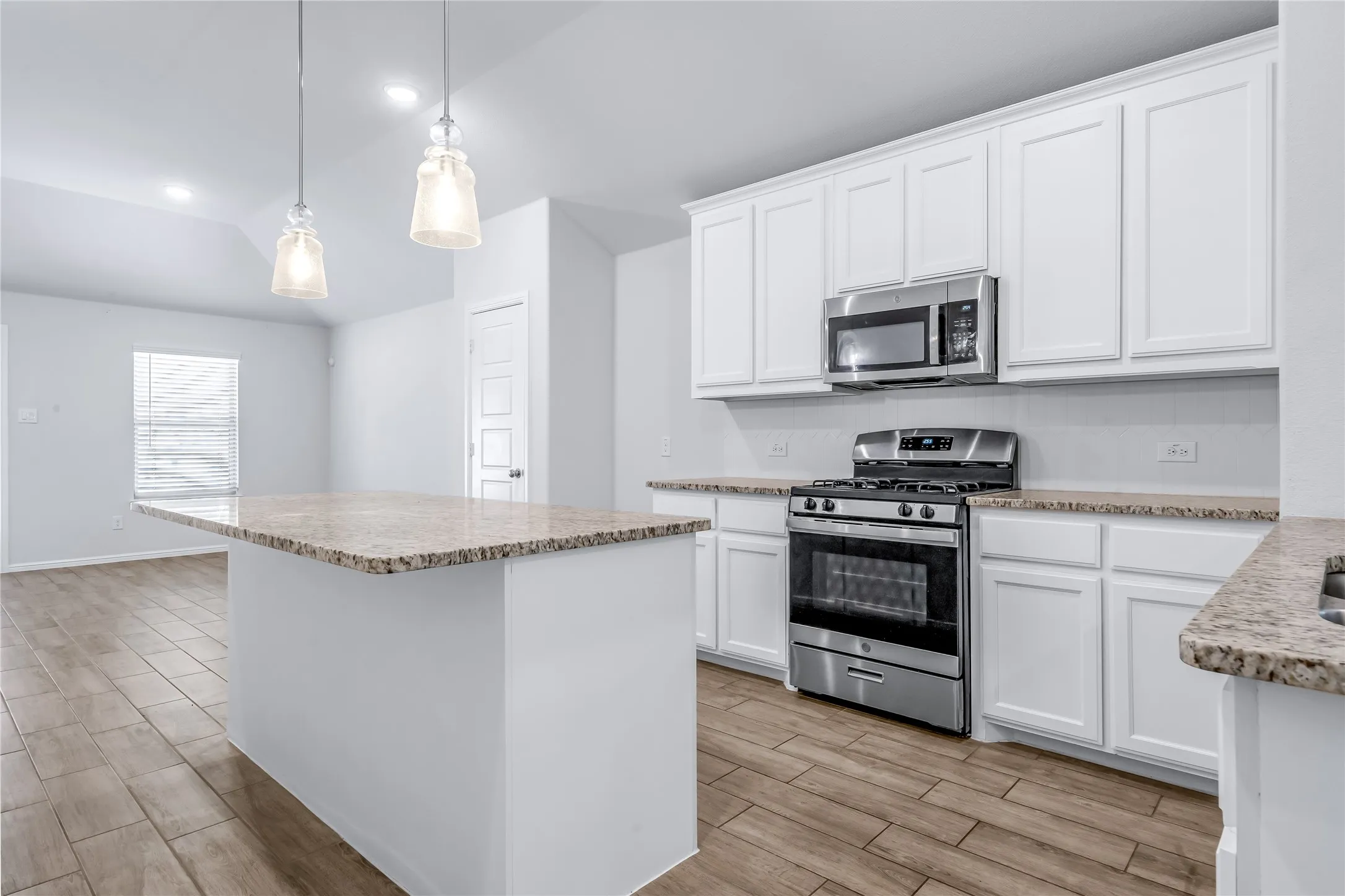 Single Family Residence For Sale in Dallas County , 1136 Aragon Trail, Mesquite, Texas 75149, 3 Bedroom, 2 Bathroom, 2 Garage spaces, 1,697 Sqft, built in 2023, mls#21378654, Real Estate Agent in Mesquite, Homes For Sale in Dallas county, Homes For Sale in Mesquite, Realtor in Mesquite Texas, Real Estate Brokerage Independent Realty Texas, Luminita Cordes Realtor