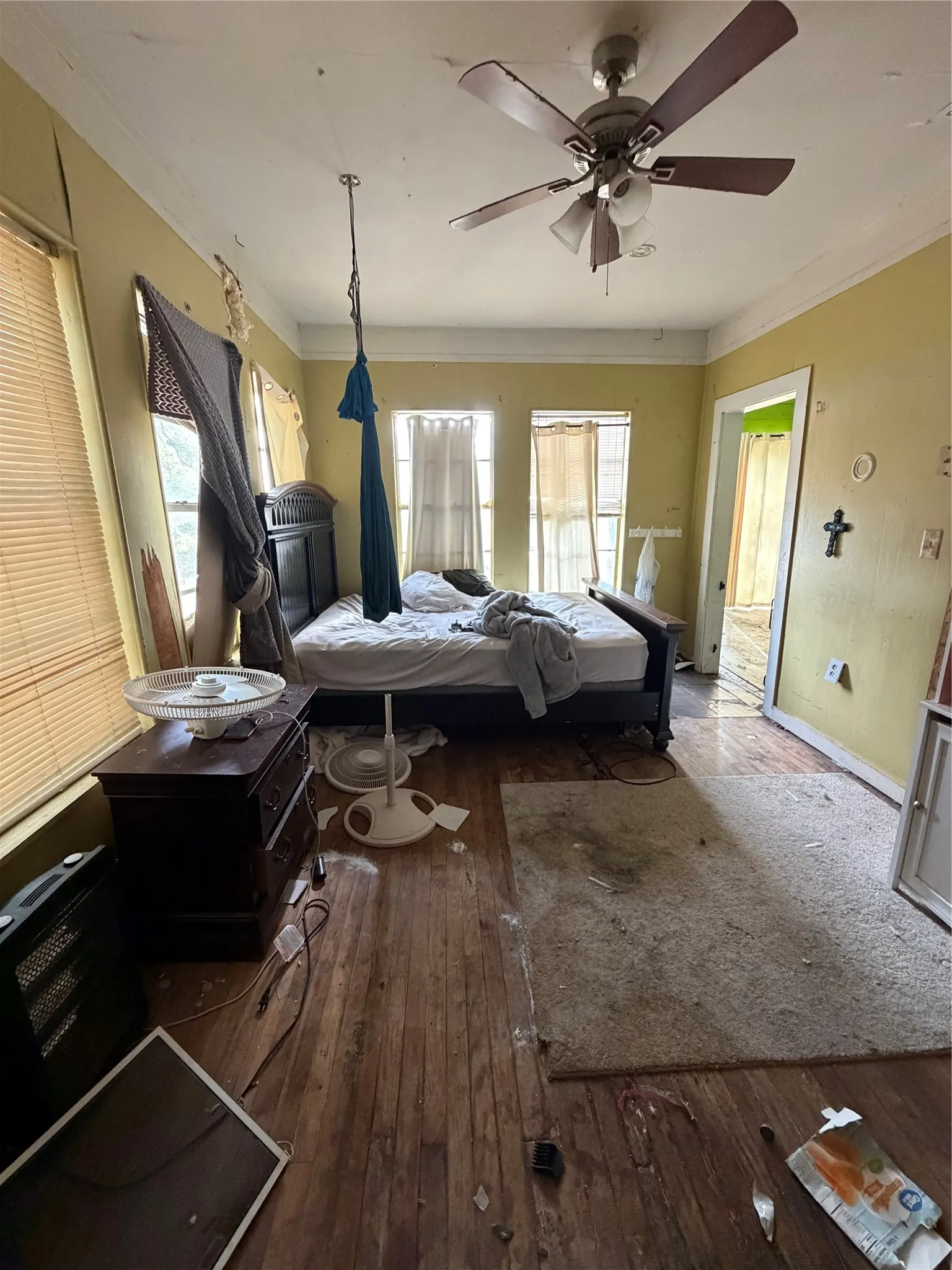 Single Family Residence For Sale in Eastland County , 107 S Connellee Avenue, Eastland, Texas 76448, 3 Bedroom, 2 Bathroom, Garage spaces, 1,920 Sqft, built in 1945, mls#21376807, Real Estate Agent in Eastland, Homes For Sale in Eastland county, Homes For Sale in Eastland, Realtor in Eastland Texas, Real Estate Brokerage Independent Realty Texas, Luminita Cordes Realtor