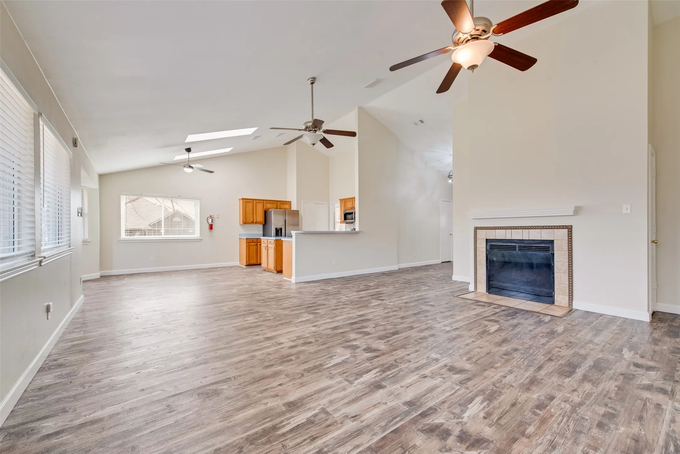 Single Family Residence For Rent in Denton County , 2126 Millwood Drive, Corinth, Texas 76210, 3 Bedroom, 2 Bathroom, 2 Garage spaces, 1,730 Sqft, built in 1989, mls#21378656, Real Estate Agent in Corinth, Homes For Rent in Denton county, Homes For Rent in Corinth, Realtor in Corinth Texas, Real Estate Brokerage Independent Realty Texas, Luminita Cordes Realtor