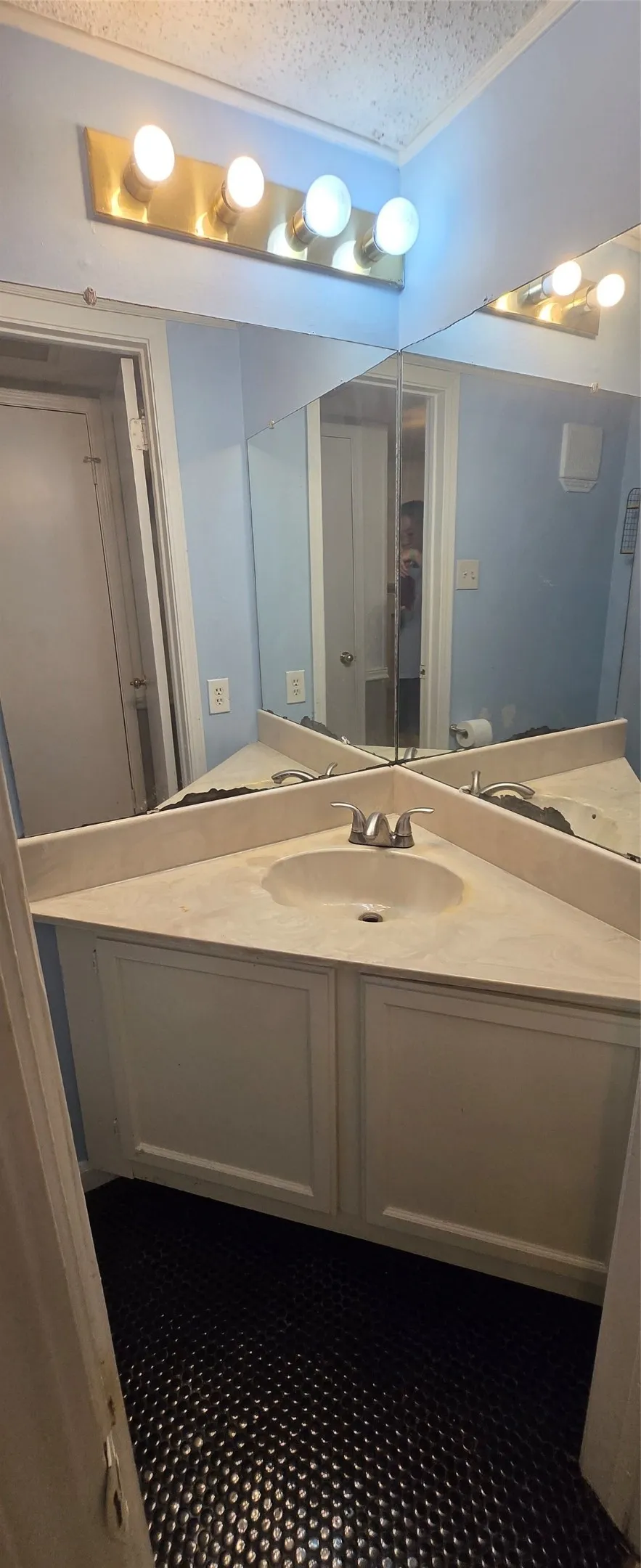 Condominium For Rent in Dallas County , 11655 Audelia Road 1203, Dallas, Texas 75243, 2 Bedroom, 3 Bathroom, Garage spaces, 1,075 Sqft, built in 1982, mls#21378661, Real Estate Agent in Dallas, Homes For Rent in Dallas county, Homes For Rent in Dallas, Realtor in Dallas Texas, Real Estate Brokerage Independent Realty Texas, Luminita Cordes Realtor