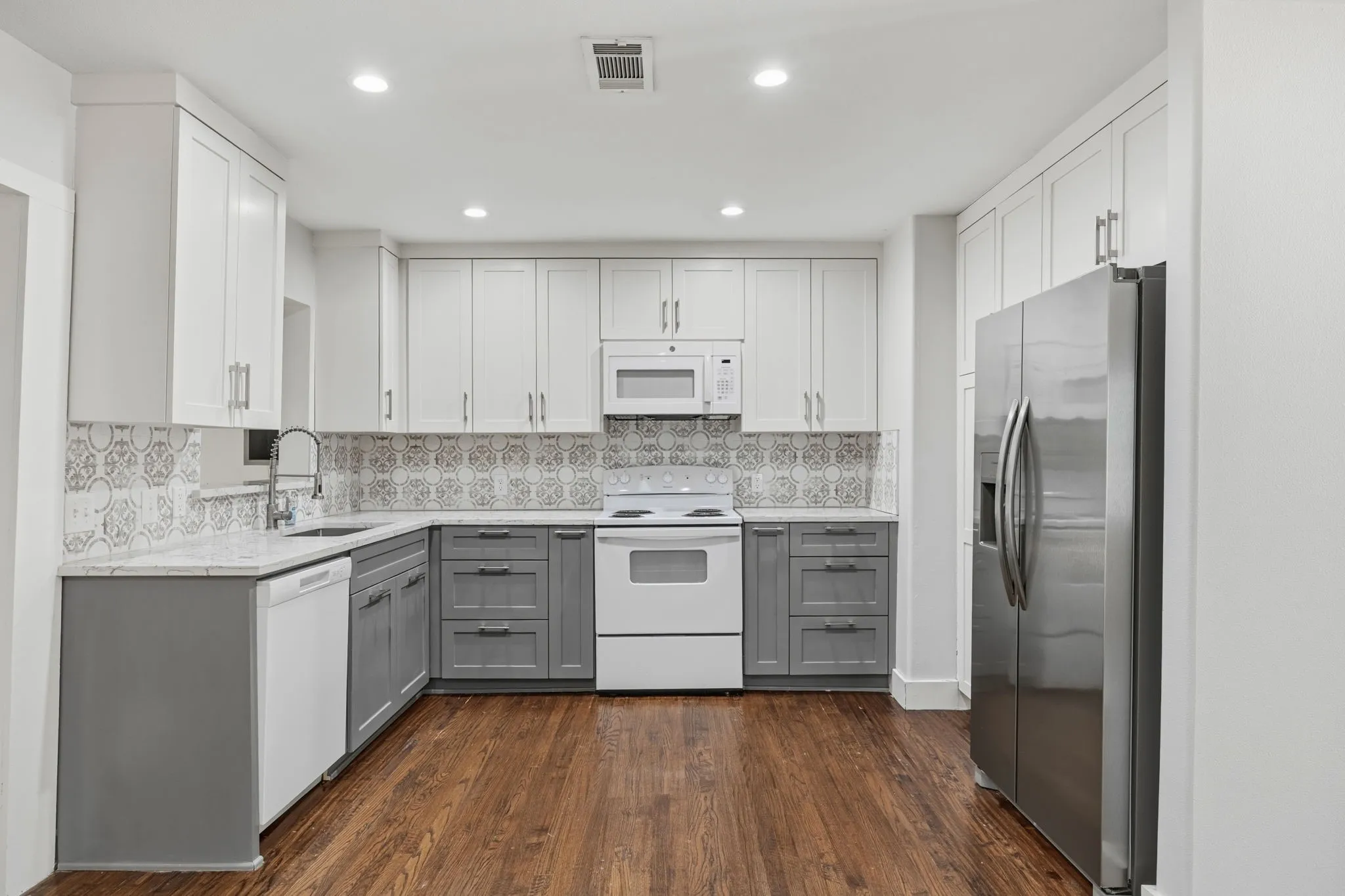 Single Family Residence For Sale in Kaufman County , 414 Maple Drive, Terrell, Texas 75160, 3 Bedroom, 2 Bathroom, Garage spaces, 1,648 Sqft, built in 1952, mls#21378271, Real Estate Agent in Terrell, Homes For Sale in Kaufman county, Homes For Sale in Terrell, Realtor in Terrell Texas, Real Estate Brokerage Independent Realty Texas, Luminita Cordes Realtor
