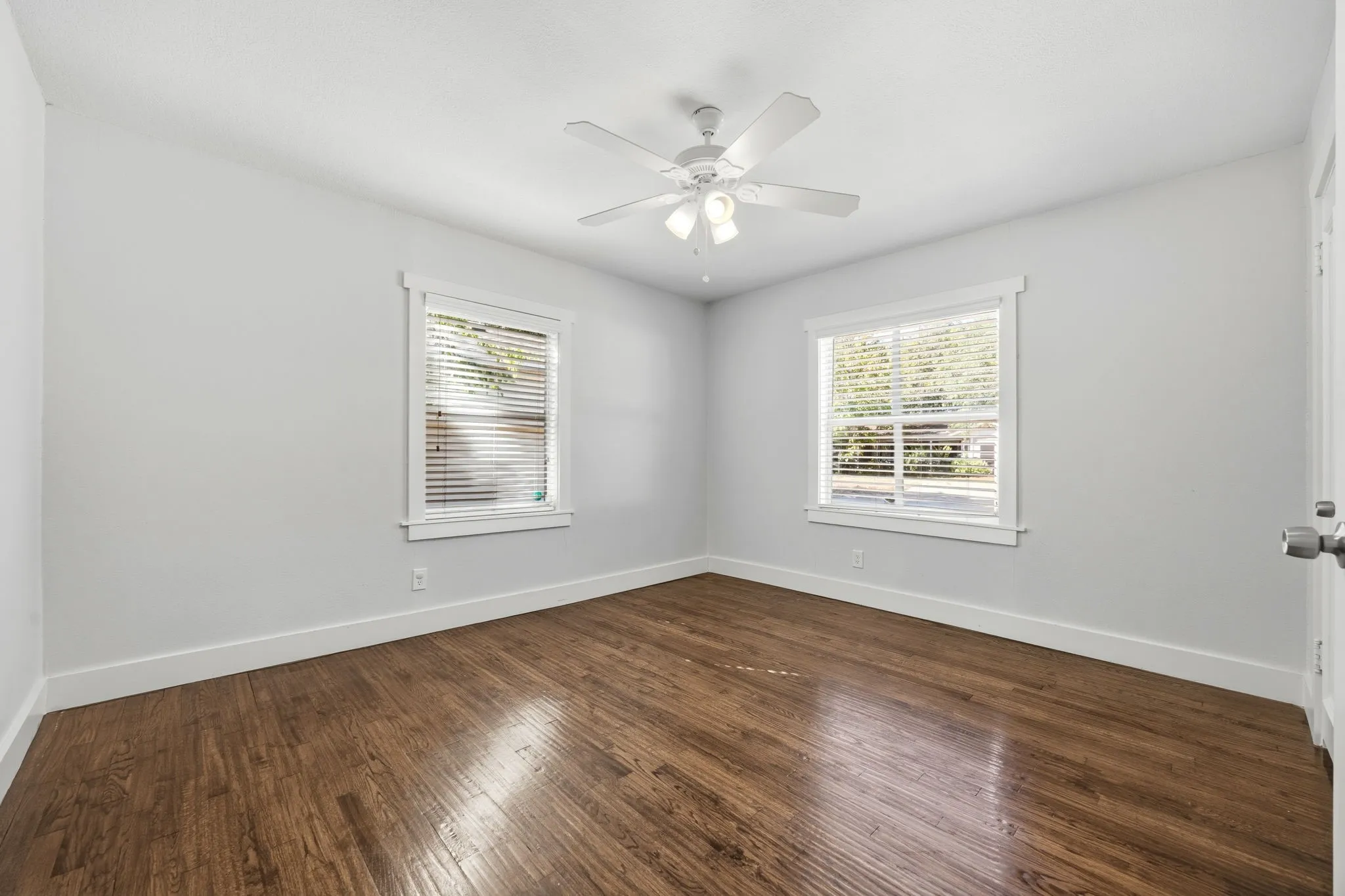 Single Family Residence For Sale in Kaufman County , 414 Maple Drive, Terrell, Texas 75160, 3 Bedroom, 2 Bathroom, Garage spaces, 1,648 Sqft, built in 1952, mls#21378271, Real Estate Agent in Terrell, Homes For Sale in Kaufman county, Homes For Sale in Terrell, Realtor in Terrell Texas, Real Estate Brokerage Independent Realty Texas, Luminita Cordes Realtor