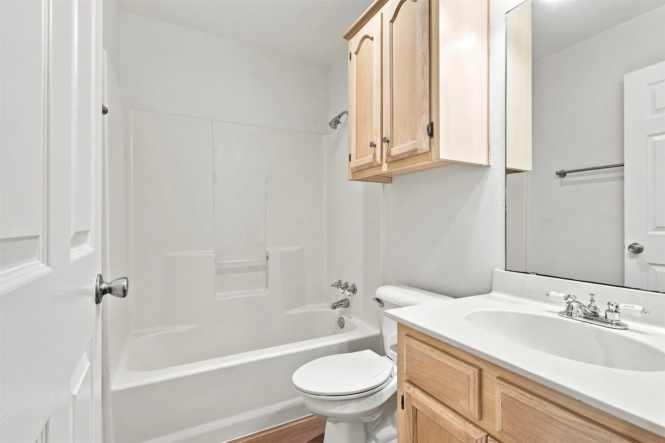 Single Family Residence For Sale in Hunt County , 6922 Sayle Street, Greenville, Texas 75402, 3 Bedroom, 2 Bathroom, 2 Garage spaces, 1,270 Sqft, built in 2003, mls#21378650, Real Estate Agent in Greenville, Homes For Sale in Hunt county, Homes For Sale in Greenville, Realtor in Greenville Texas, Real Estate Brokerage Independent Realty Texas, Luminita Cordes Realtor