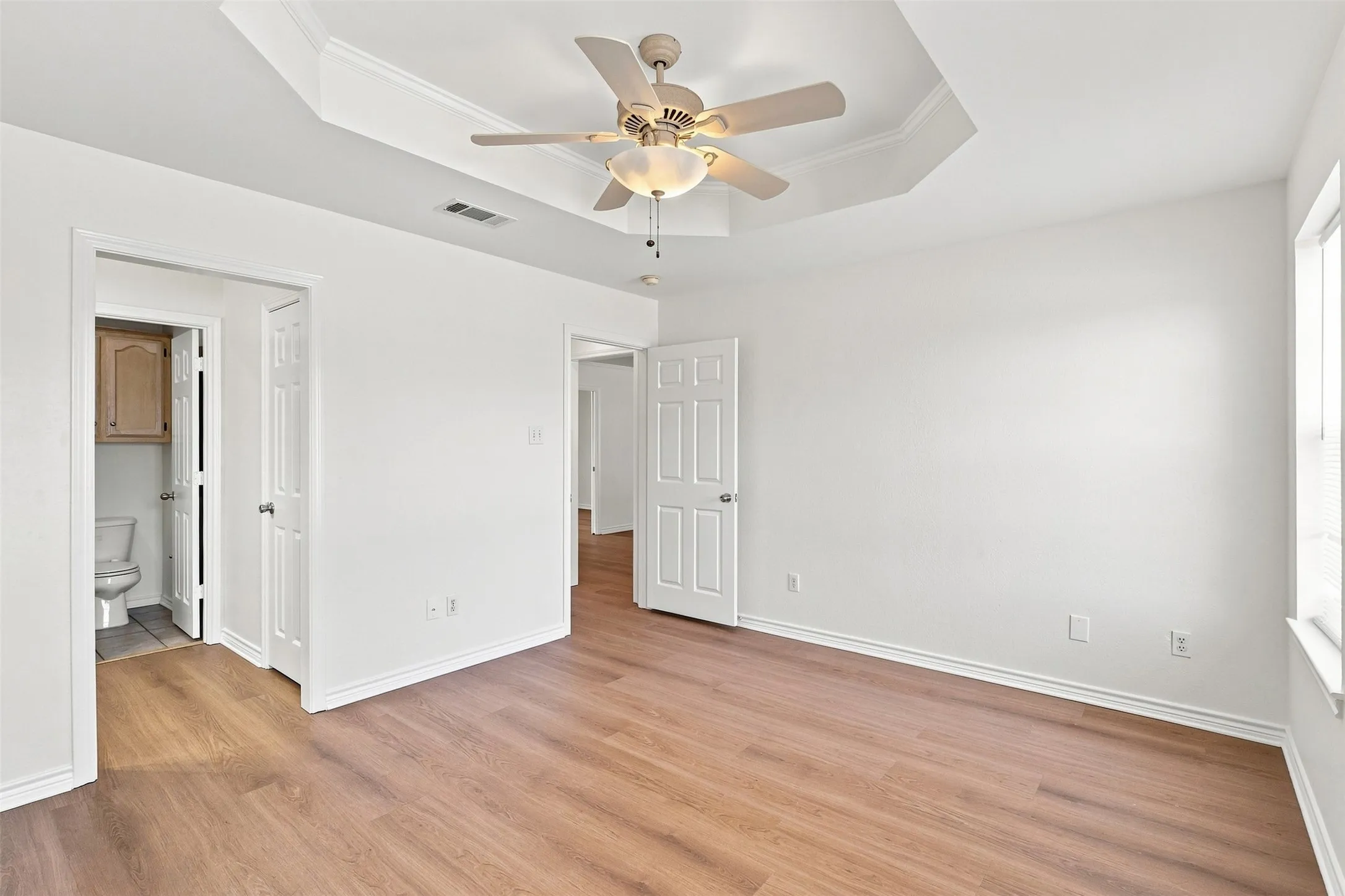 Single Family Residence For Sale in Hunt County , 6922 Sayle Street, Greenville, Texas 75402, 3 Bedroom, 2 Bathroom, 2 Garage spaces, 1,270 Sqft, built in 2003, mls#21378650, Real Estate Agent in Greenville, Homes For Sale in Hunt county, Homes For Sale in Greenville, Realtor in Greenville Texas, Real Estate Brokerage Independent Realty Texas, Luminita Cordes Realtor