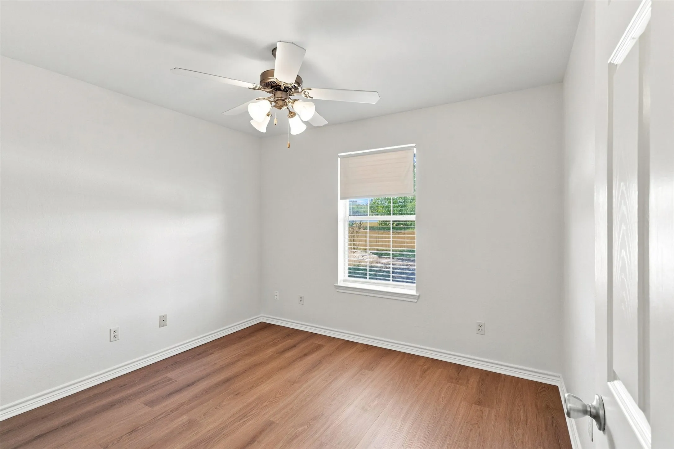 Single Family Residence For Sale in Hunt County , 6922 Sayle Street, Greenville, Texas 75402, 3 Bedroom, 2 Bathroom, 2 Garage spaces, 1,270 Sqft, built in 2003, mls#21378650, Real Estate Agent in Greenville, Homes For Sale in Hunt county, Homes For Sale in Greenville, Realtor in Greenville Texas, Real Estate Brokerage Independent Realty Texas, Luminita Cordes Realtor