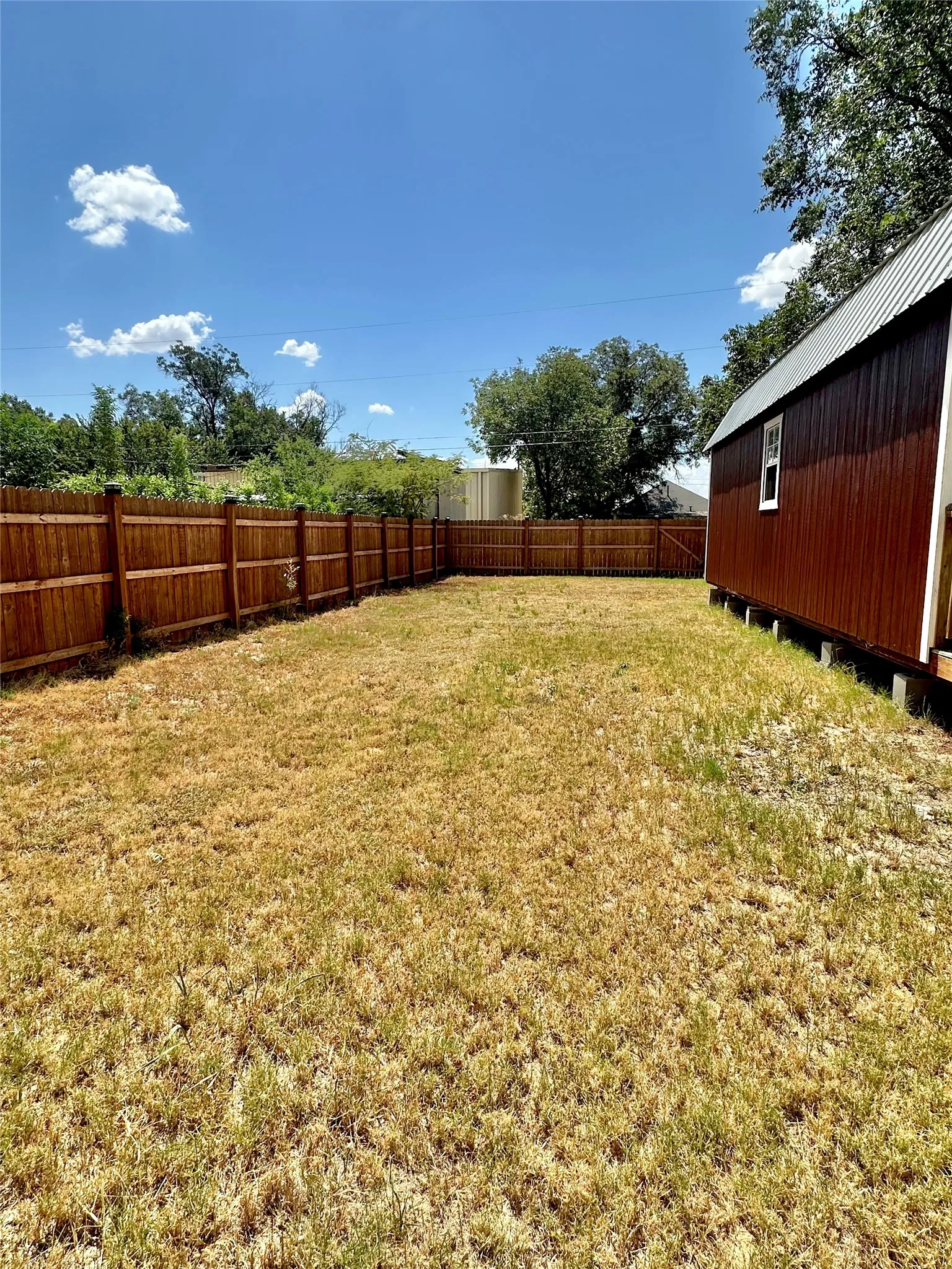 Single Family Residence For Sale in Runnels County , 1133 W Parsonage Street, Winters, Texas 79567, 3 Bedroom, 1 Bathroom, Garage spaces, 1,056 Sqft, built in 1960, mls#21378670, Real Estate Agent in Winters, Homes For Sale in Runnels county, Homes For Sale in Winters, Realtor in Winters Texas, Real Estate Brokerage Independent Realty Texas, Luminita Cordes Realtor