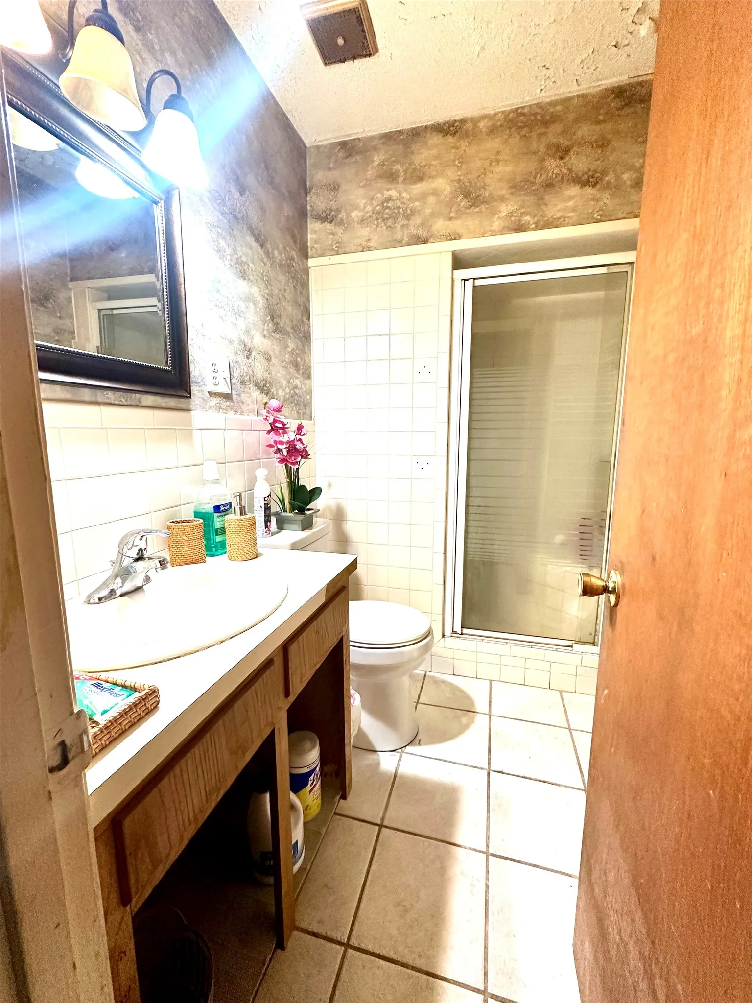 Single Family Residence For Sale in Runnels County , 1133 W Parsonage Street, Winters, Texas 79567, 3 Bedroom, 1 Bathroom, Garage spaces, 1,056 Sqft, built in 1960, mls#21378670, Real Estate Agent in Winters, Homes For Sale in Runnels county, Homes For Sale in Winters, Realtor in Winters Texas, Real Estate Brokerage Independent Realty Texas, Luminita Cordes Realtor