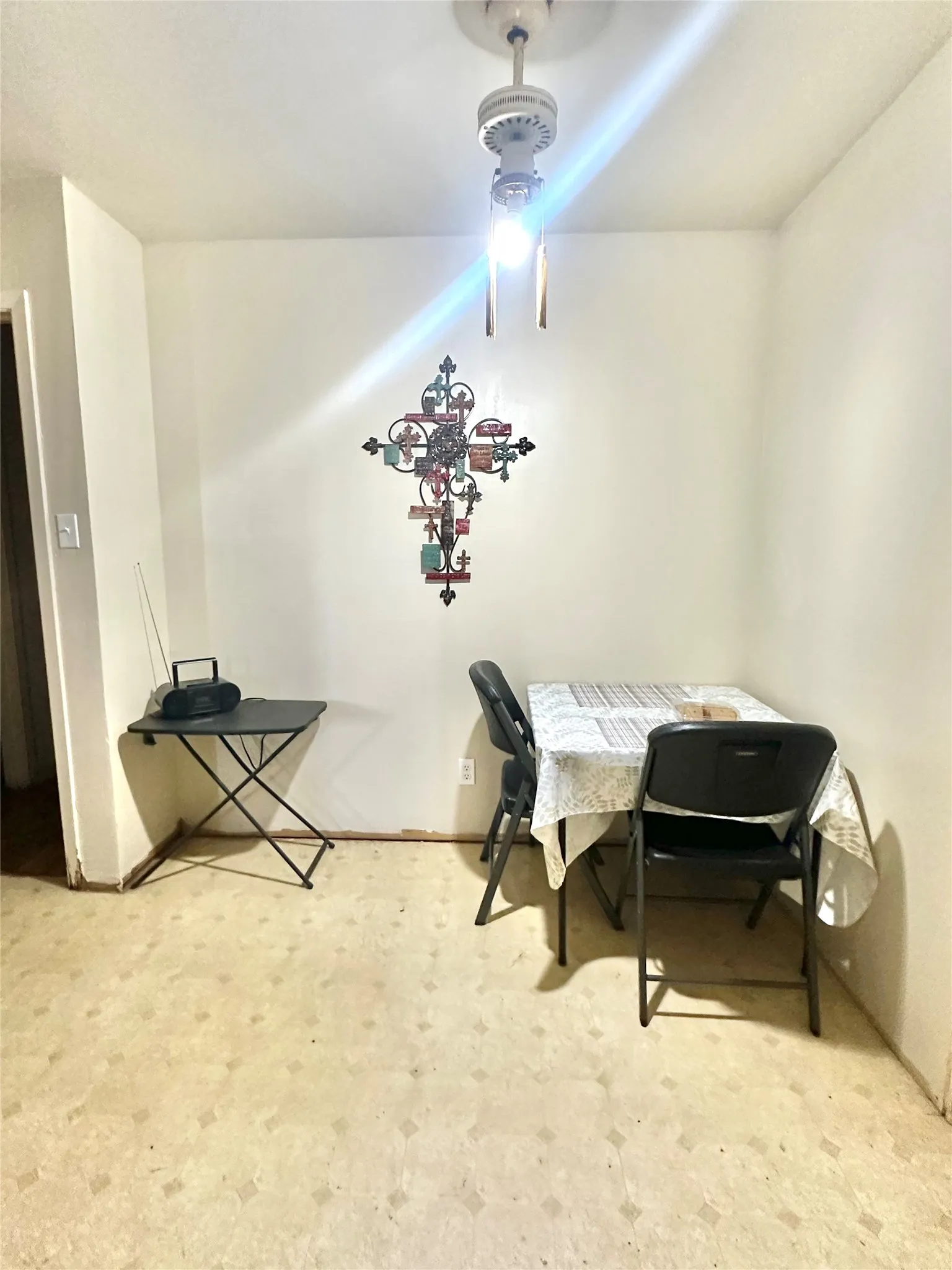 Single Family Residence For Sale in Runnels County , 1133 W Parsonage Street, Winters, Texas 79567, 3 Bedroom, 1 Bathroom, Garage spaces, 1,056 Sqft, built in 1960, mls#21378670, Real Estate Agent in Winters, Homes For Sale in Runnels county, Homes For Sale in Winters, Realtor in Winters Texas, Real Estate Brokerage Independent Realty Texas, Luminita Cordes Realtor