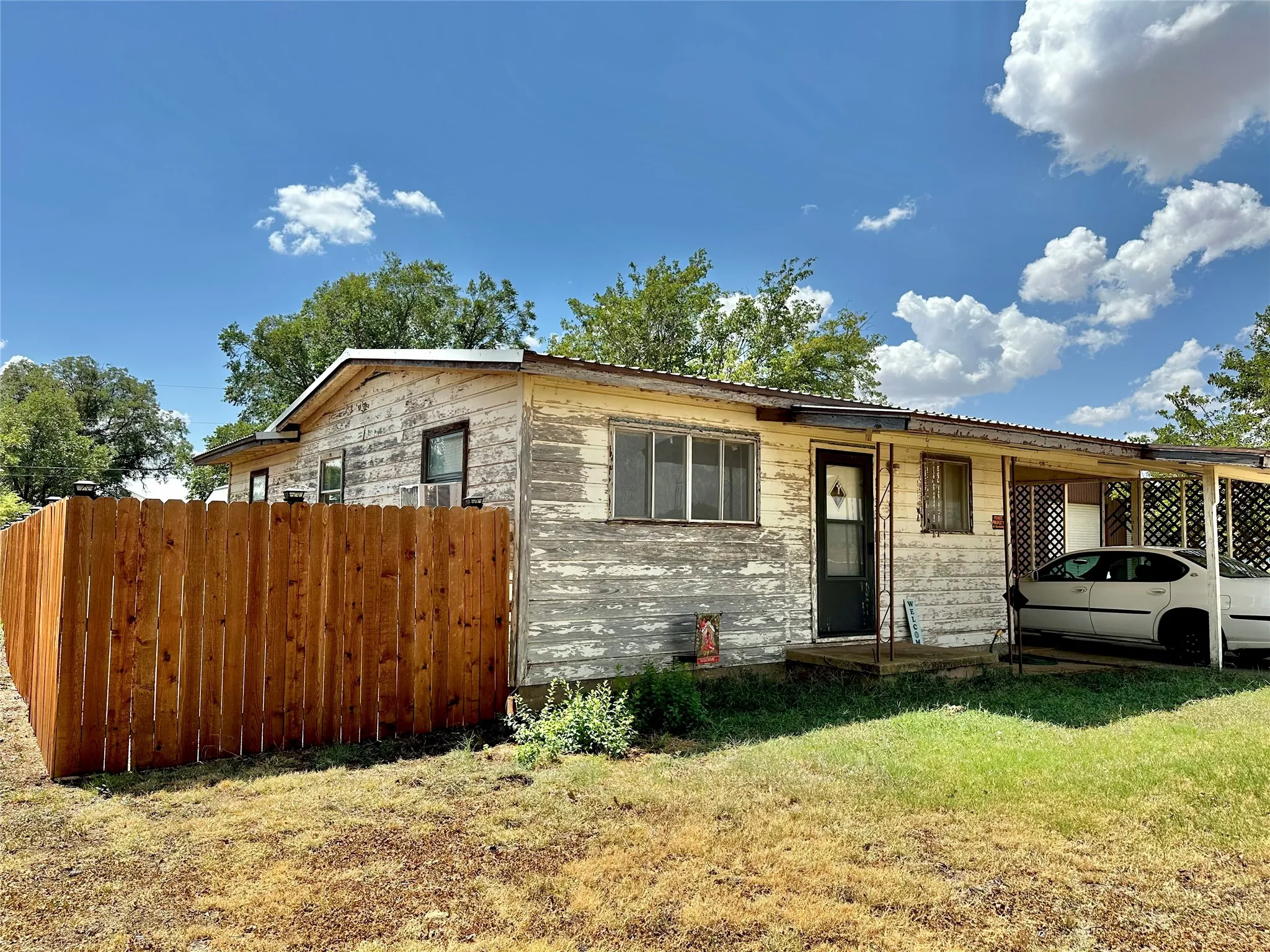 Single Family Residence For Sale in Runnels County , 1133 W Parsonage Street, Winters, Texas 79567, 3 Bedroom, 1 Bathroom, Garage spaces, 1,056 Sqft, built in 1960, mls#21378670, Real Estate Agent in Winters, Homes For Sale in Runnels county, Homes For Sale in Winters, Realtor in Winters Texas, Real Estate Brokerage Independent Realty Texas, Luminita Cordes Realtor