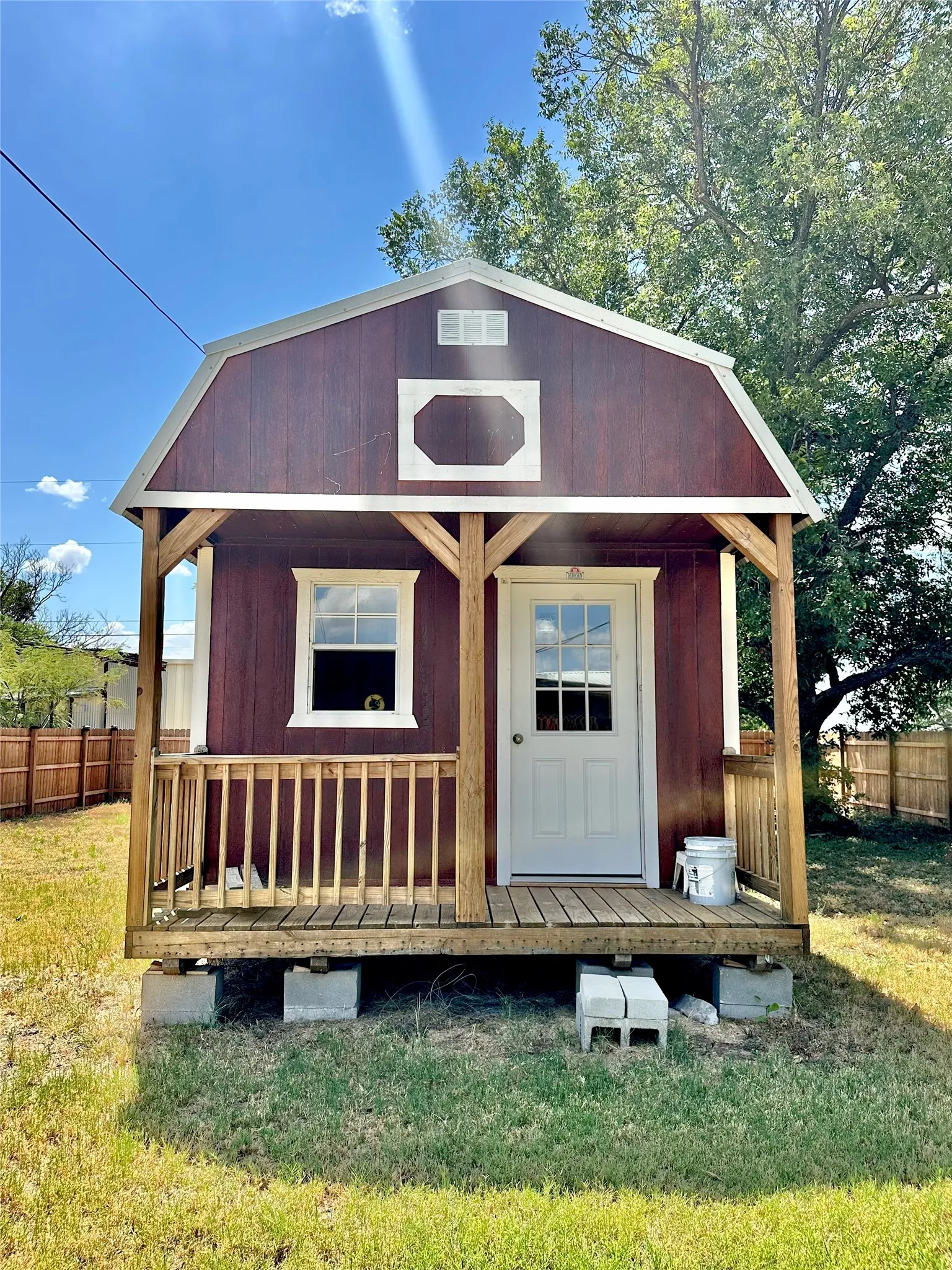 Single Family Residence For Sale in Runnels County , 1133 W Parsonage Street, Winters, Texas 79567, 3 Bedroom, 1 Bathroom, Garage spaces, 1,056 Sqft, built in 1960, mls#21378670, Real Estate Agent in Winters, Homes For Sale in Runnels county, Homes For Sale in Winters, Realtor in Winters Texas, Real Estate Brokerage Independent Realty Texas, Luminita Cordes Realtor