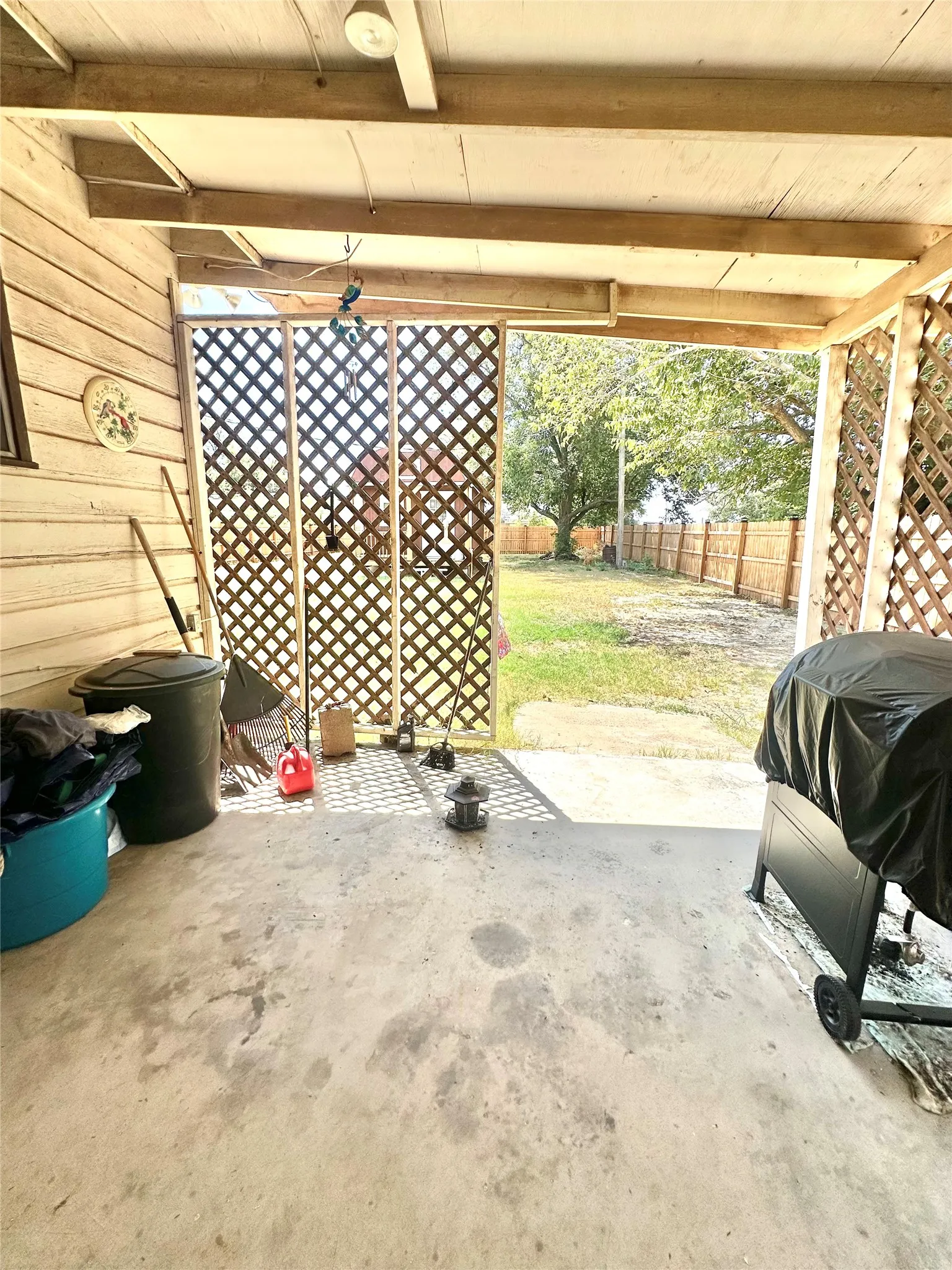 Single Family Residence For Sale in Runnels County , 1133 W Parsonage Street, Winters, Texas 79567, 3 Bedroom, 1 Bathroom, Garage spaces, 1,056 Sqft, built in 1960, mls#21378670, Real Estate Agent in Winters, Homes For Sale in Runnels county, Homes For Sale in Winters, Realtor in Winters Texas, Real Estate Brokerage Independent Realty Texas, Luminita Cordes Realtor