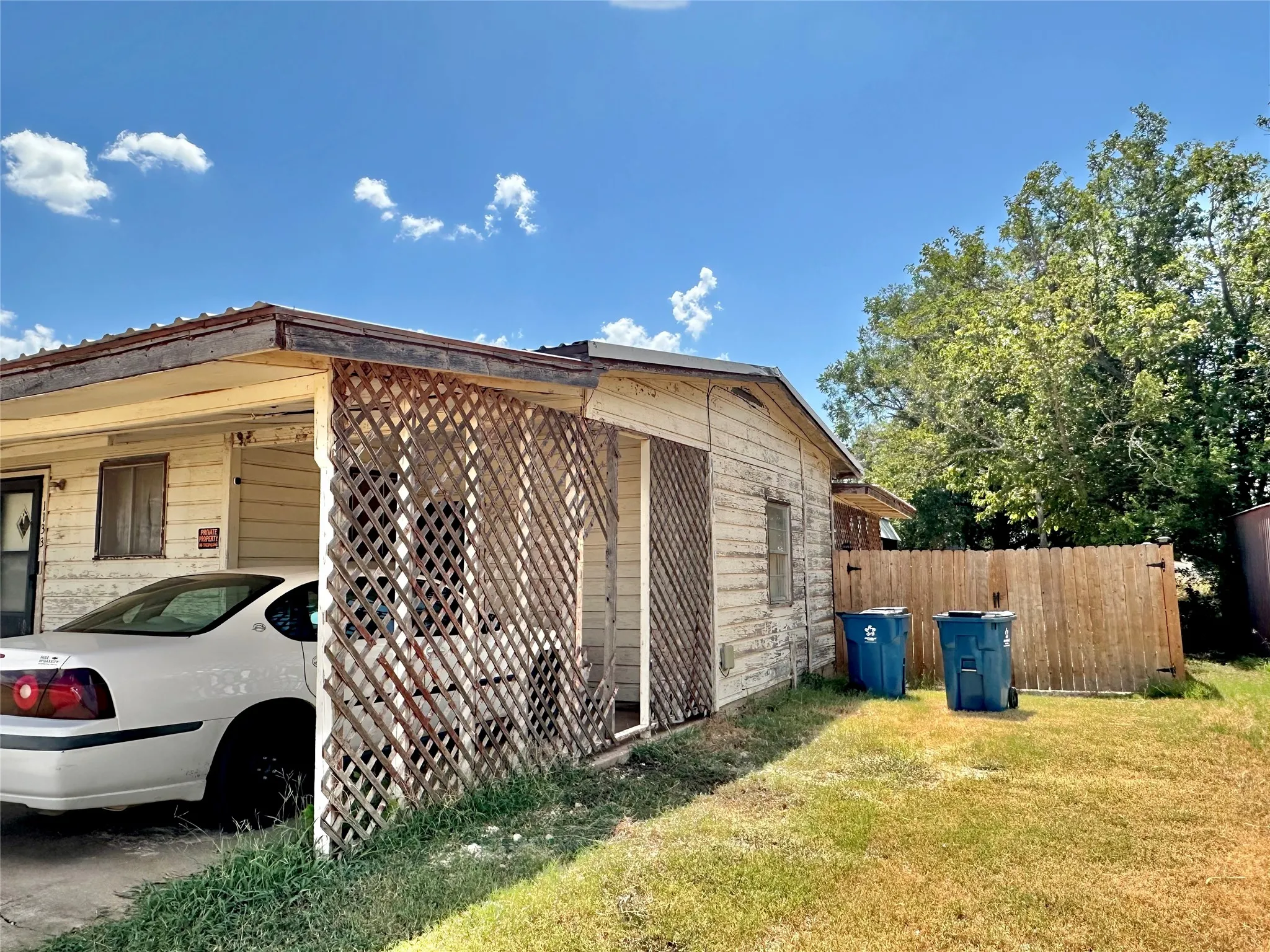 Single Family Residence For Sale in Runnels County , 1133 W Parsonage Street, Winters, Texas 79567, 3 Bedroom, 1 Bathroom, Garage spaces, 1,056 Sqft, built in 1960, mls#21378670, Real Estate Agent in Winters, Homes For Sale in Runnels county, Homes For Sale in Winters, Realtor in Winters Texas, Real Estate Brokerage Independent Realty Texas, Luminita Cordes Realtor