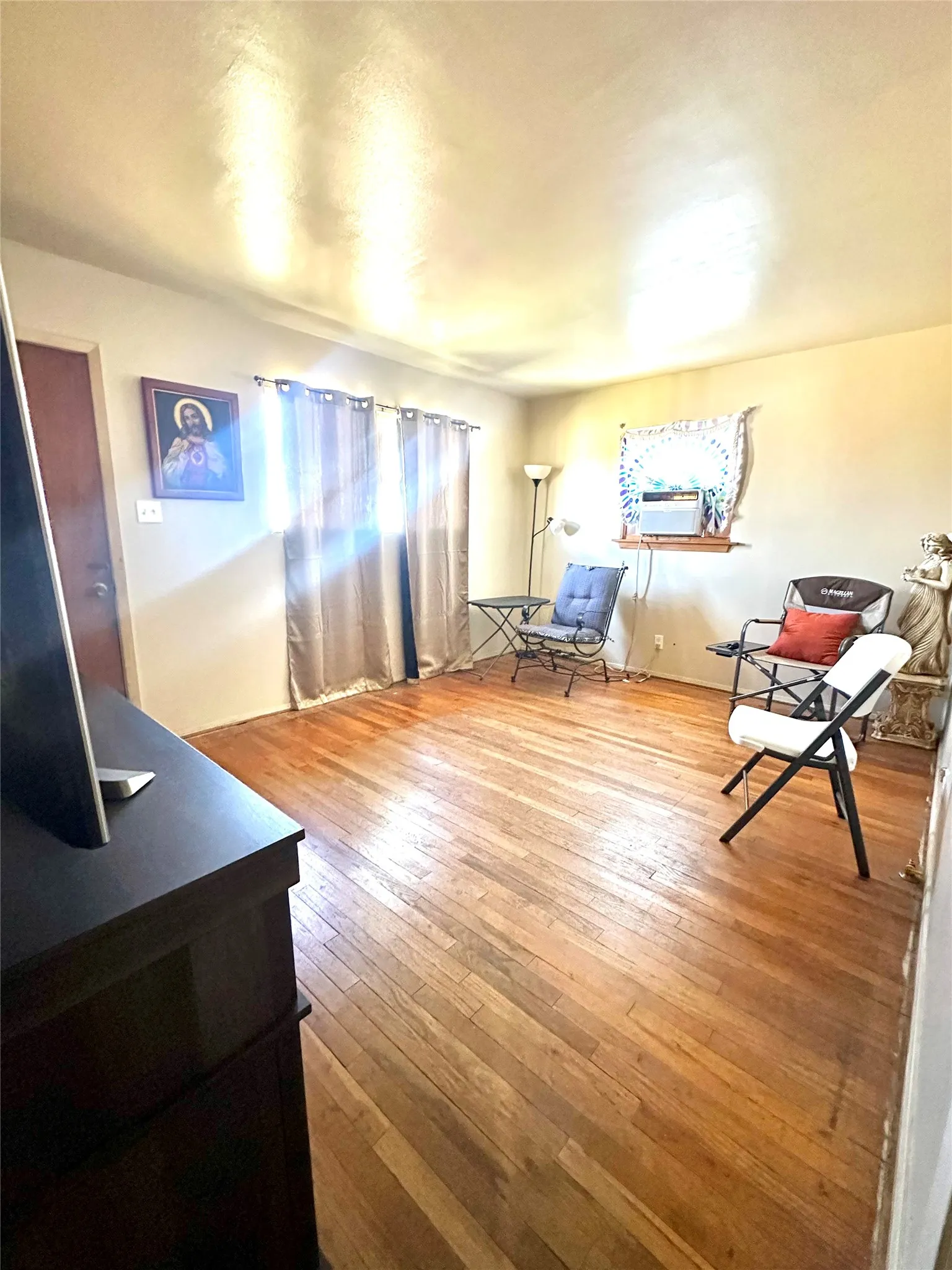 Single Family Residence For Sale in Runnels County , 1133 W Parsonage Street, Winters, Texas 79567, 3 Bedroom, 1 Bathroom, Garage spaces, 1,056 Sqft, built in 1960, mls#21378670, Real Estate Agent in Winters, Homes For Sale in Runnels county, Homes For Sale in Winters, Realtor in Winters Texas, Real Estate Brokerage Independent Realty Texas, Luminita Cordes Realtor