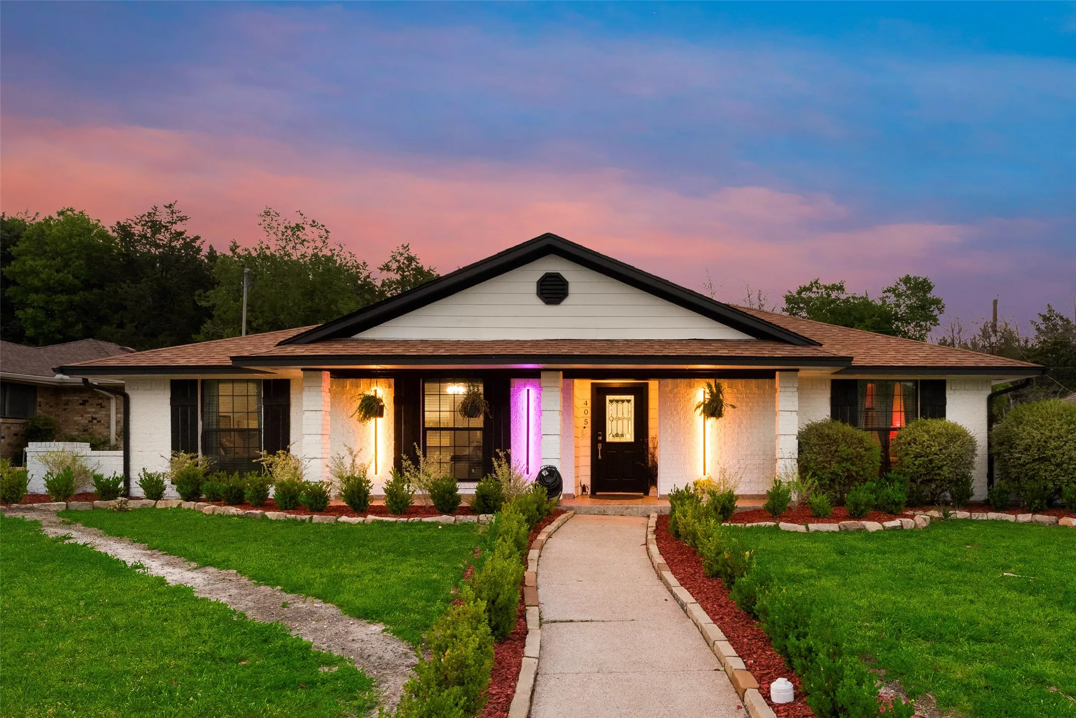 Single Family Residence For Sale in Dallas County , 405 Conger Drive, Mesquite, Texas 75149, 3 Bedroom, 2 Bathroom, Garage spaces, 2,408 Sqft, built in 1977, mls#21378660, Real Estate Agent in Mesquite, Homes For Sale in Dallas county, Homes For Sale in Mesquite, Realtor in Mesquite Texas, Real Estate Brokerage Independent Realty Texas, Luminita Cordes Realtor