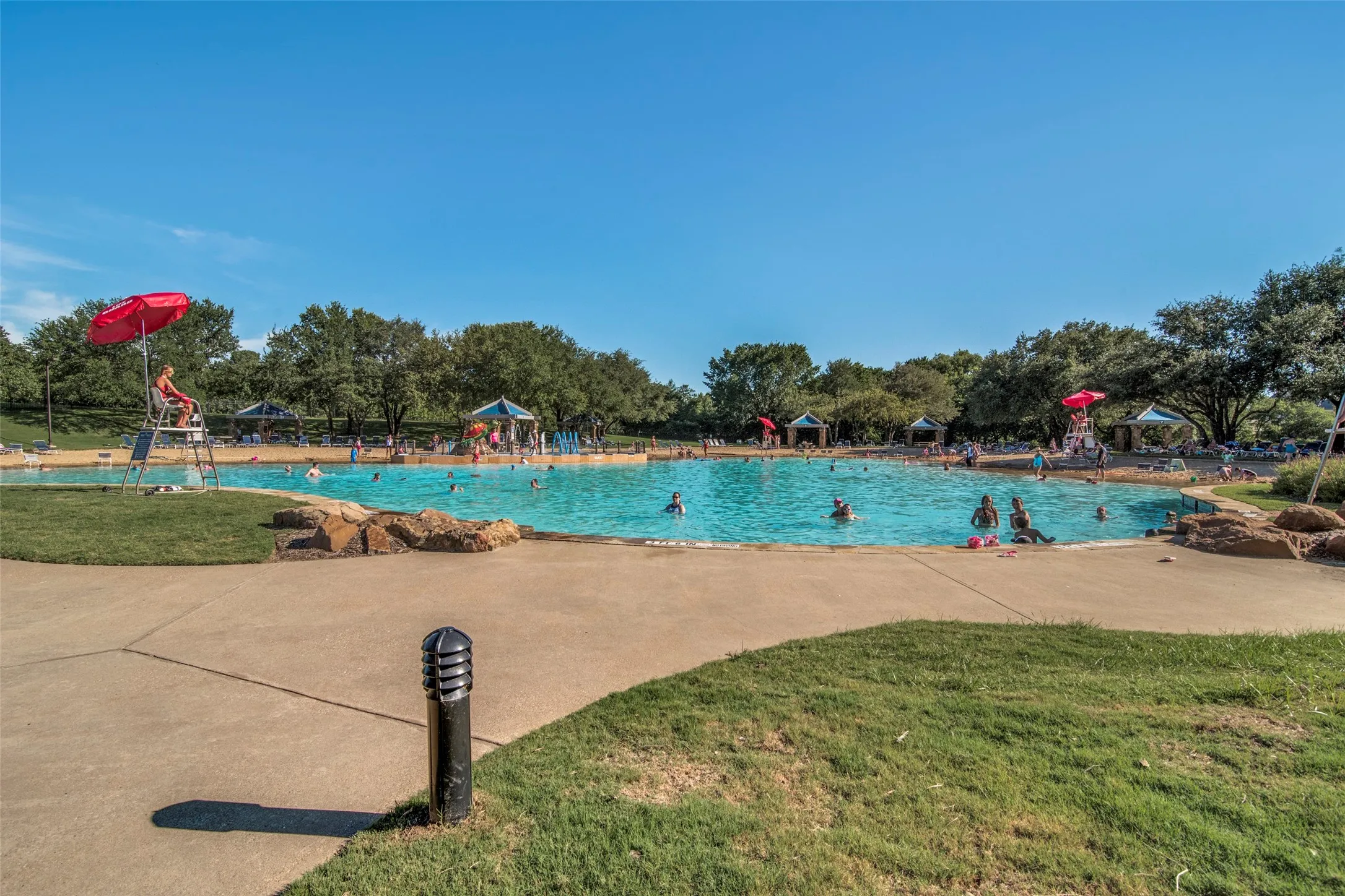 Single Family Residence For Sale in Collin County , 2205 Killarney Drive, Mc Kinney, Texas 75072, 4 Bedroom, 3 Bathroom, 2 Garage spaces, 1,945 Sqft, built in 2000, mls#21378675, Real Estate Agent in Mc Kinney, Homes For Sale in Collin county, Homes For Sale in Mc Kinney, Realtor in Mc Kinney Texas, Real Estate Brokerage Independent Realty Texas, Luminita Cordes Realtor