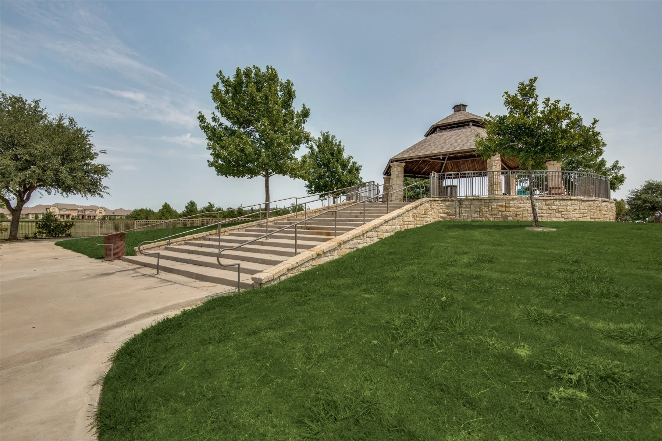 Single Family Residence For Sale in Collin County , 2205 Killarney Drive, Mc Kinney, Texas 75072, 4 Bedroom, 3 Bathroom, 2 Garage spaces, 1,945 Sqft, built in 2000, mls#21378675, Real Estate Agent in Mc Kinney, Homes For Sale in Collin county, Homes For Sale in Mc Kinney, Realtor in Mc Kinney Texas, Real Estate Brokerage Independent Realty Texas, Luminita Cordes Realtor