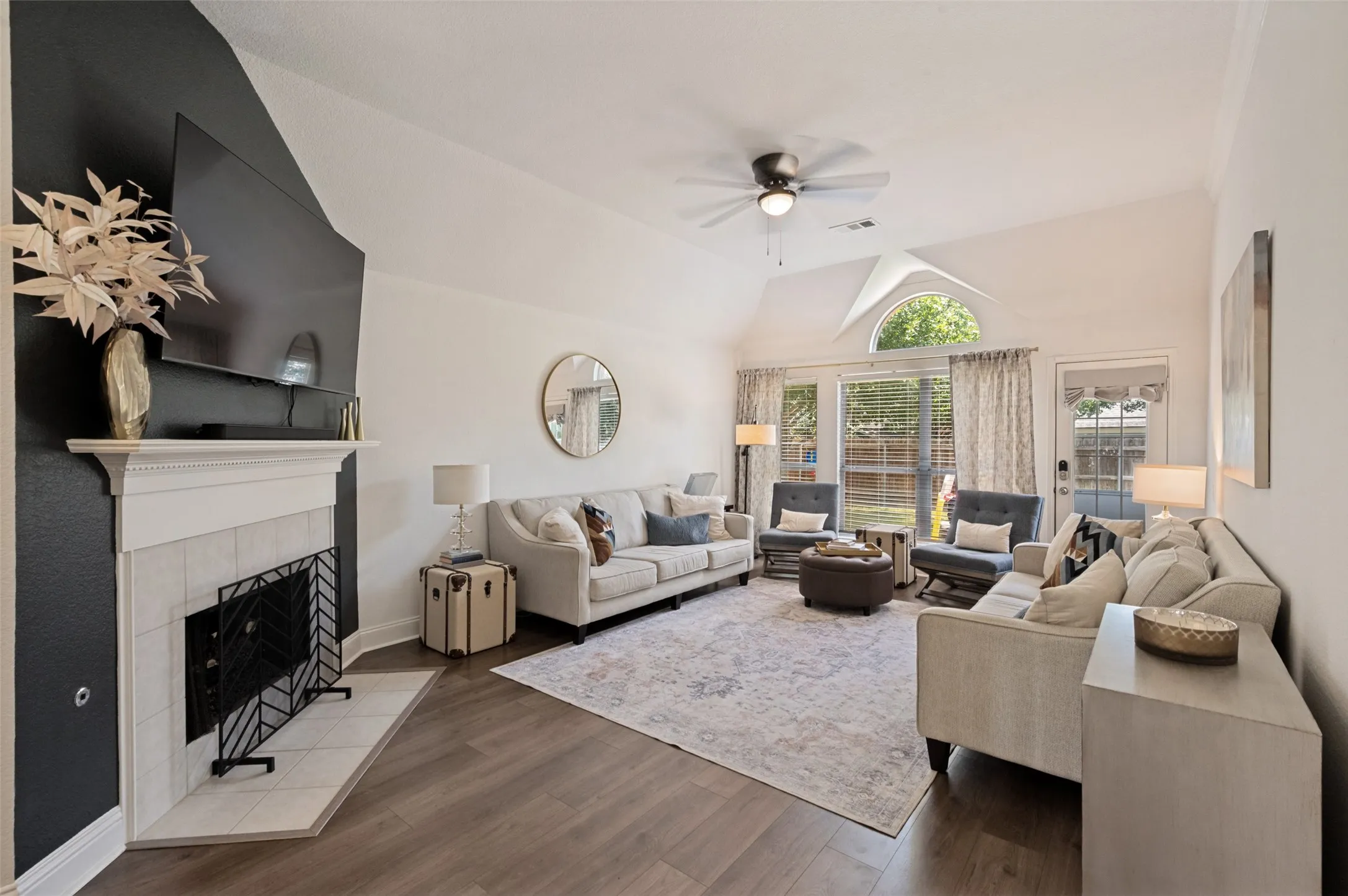 Single Family Residence For Sale in Collin County , 2205 Killarney Drive, Mc Kinney, Texas 75072, 4 Bedroom, 3 Bathroom, 2 Garage spaces, 1,945 Sqft, built in 2000, mls#21378675, Real Estate Agent in Mc Kinney, Homes For Sale in Collin county, Homes For Sale in Mc Kinney, Realtor in Mc Kinney Texas, Real Estate Brokerage Independent Realty Texas, Luminita Cordes Realtor
