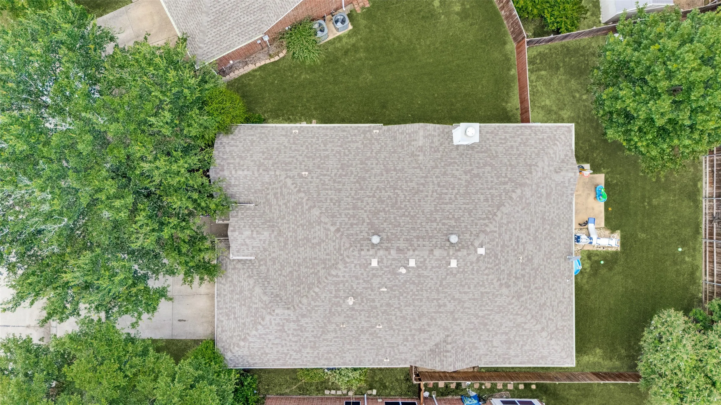 Single Family Residence For Sale in Collin County , 2205 Killarney Drive, Mc Kinney, Texas 75072, 4 Bedroom, 3 Bathroom, 2 Garage spaces, 1,945 Sqft, built in 2000, mls#21378675, Real Estate Agent in Mc Kinney, Homes For Sale in Collin county, Homes For Sale in Mc Kinney, Realtor in Mc Kinney Texas, Real Estate Brokerage Independent Realty Texas, Luminita Cordes Realtor