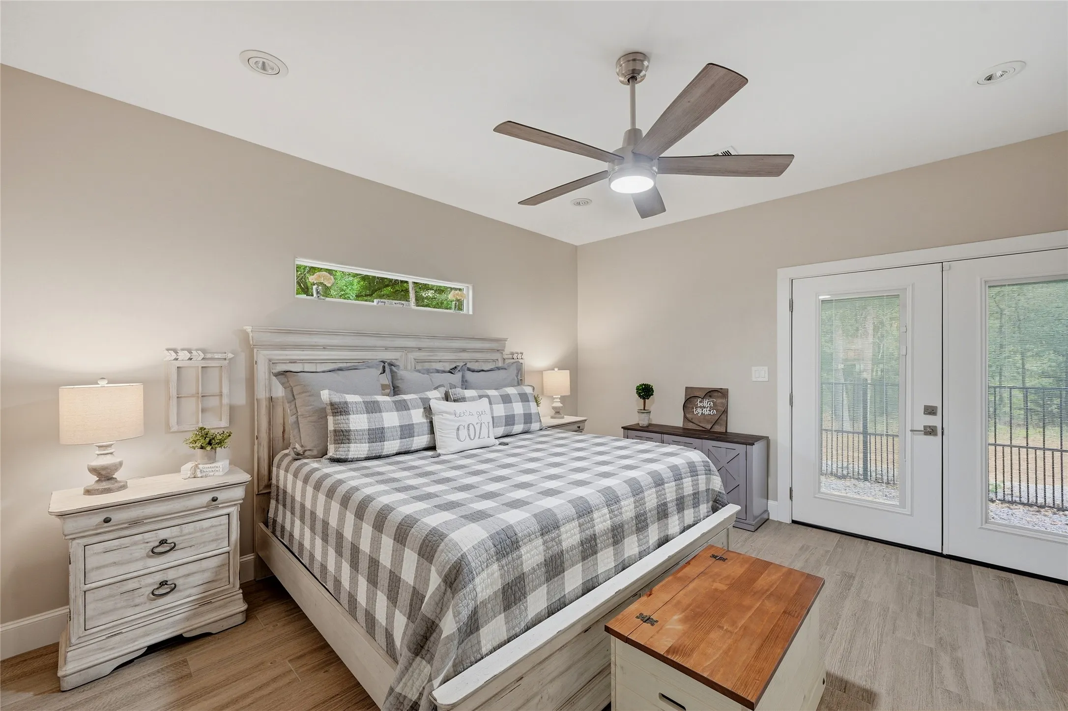 Single Family Residence For Sale in Grayson County , 10 Holland, Pottsboro, Texas 75076, 1 Bedroom, 1 Bathroom, Garage spaces, 1,008 Sqft, built in 2013, mls#21378495, Real Estate Agent in Pottsboro, Homes For Sale in Grayson county, Homes For Sale in Pottsboro, Realtor in Pottsboro Texas, Real Estate Brokerage Independent Realty Texas, Luminita Cordes Realtor
