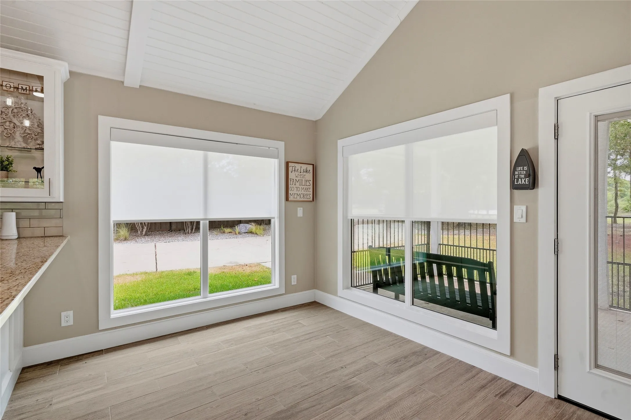 Single Family Residence For Sale in Grayson County , 10 Holland, Pottsboro, Texas 75076, 1 Bedroom, 1 Bathroom, Garage spaces, 1,008 Sqft, built in 2013, mls#21378495, Real Estate Agent in Pottsboro, Homes For Sale in Grayson county, Homes For Sale in Pottsboro, Realtor in Pottsboro Texas, Real Estate Brokerage Independent Realty Texas, Luminita Cordes Realtor