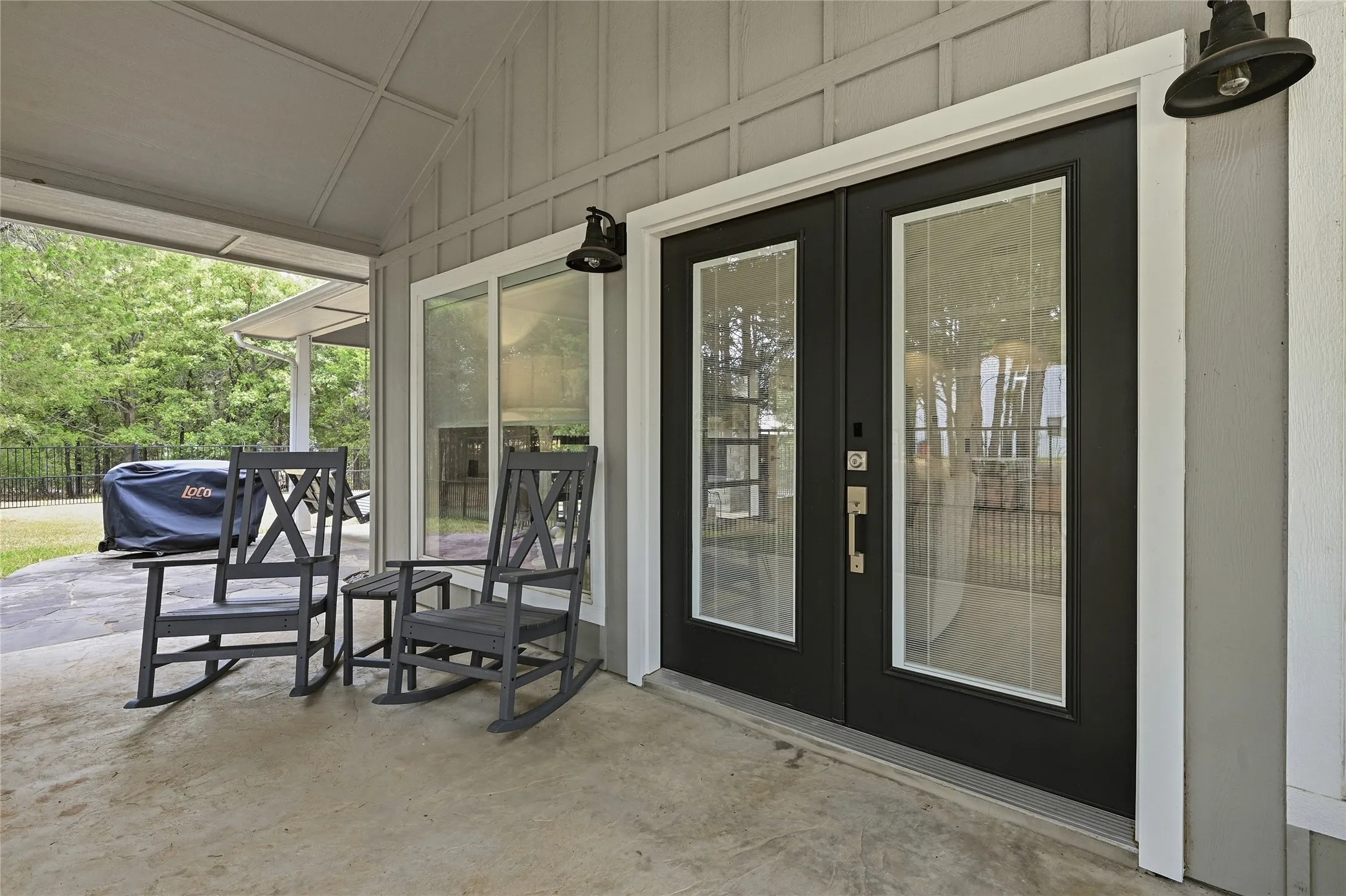 Single Family Residence For Sale in Grayson County , 10 Holland, Pottsboro, Texas 75076, 1 Bedroom, 1 Bathroom, Garage spaces, 1,008 Sqft, built in 2013, mls#21378495, Real Estate Agent in Pottsboro, Homes For Sale in Grayson county, Homes For Sale in Pottsboro, Realtor in Pottsboro Texas, Real Estate Brokerage Independent Realty Texas, Luminita Cordes Realtor