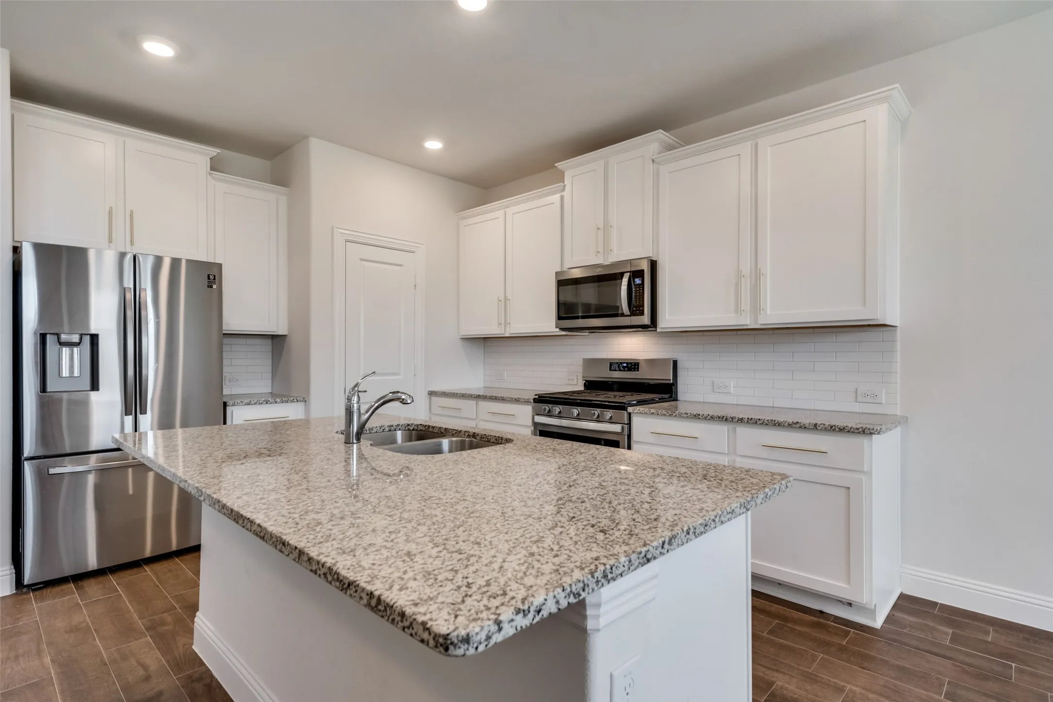 Single Family Residence For Rent in Denton County , 10704 Strike Street, Aubrey, Texas 76227, 4 Bedroom, 3 Bathroom, 2 Garage spaces, 2,334 Sqft, built in 2021, mls#21378693, Real Estate Agent in Aubrey, Homes For Rent in Denton county, Homes For Rent in Aubrey, Realtor in Aubrey Texas, Real Estate Brokerage Independent Realty Texas, Luminita Cordes Realtor