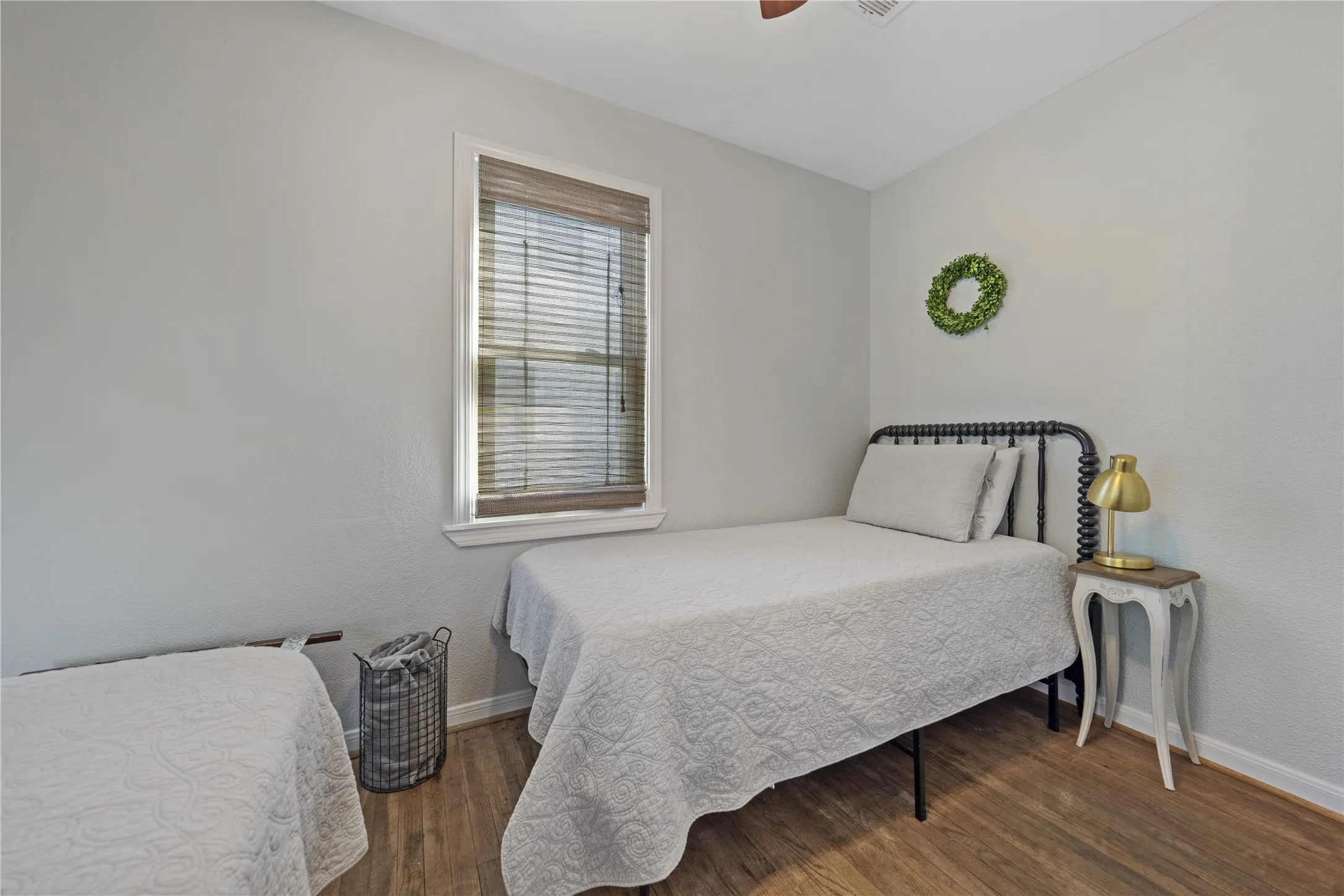 Single Family Residence For Sale in Mc Lennan County , 2104 Columbus Avenue, Waco, Texas 76701, 3 Bedroom, 1 Bathroom, 2 Garage spaces, 872 Sqft, built in 1951, mls#21378099, Real Estate Agent in Waco, Homes For Sale in Mc Lennan county, Homes For Sale in Waco, Realtor in Waco Texas, Real Estate Brokerage Independent Realty Texas, Luminita Cordes Realtor