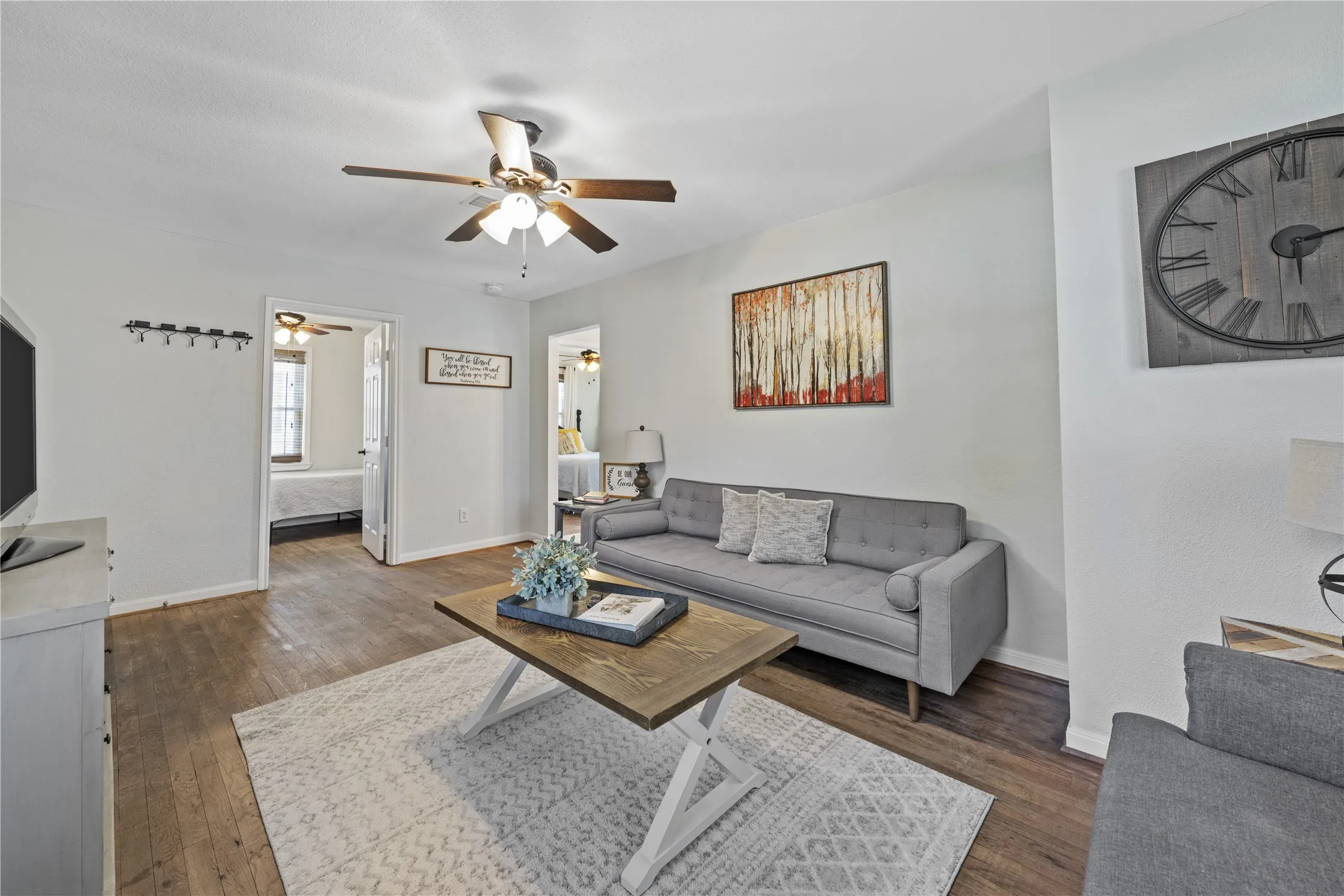 Single Family Residence For Sale in Mc Lennan County , 2104 Columbus Avenue, Waco, Texas 76701, 3 Bedroom, 1 Bathroom, 2 Garage spaces, 872 Sqft, built in 1951, mls#21378099, Real Estate Agent in Waco, Homes For Sale in Mc Lennan county, Homes For Sale in Waco, Realtor in Waco Texas, Real Estate Brokerage Independent Realty Texas, Luminita Cordes Realtor