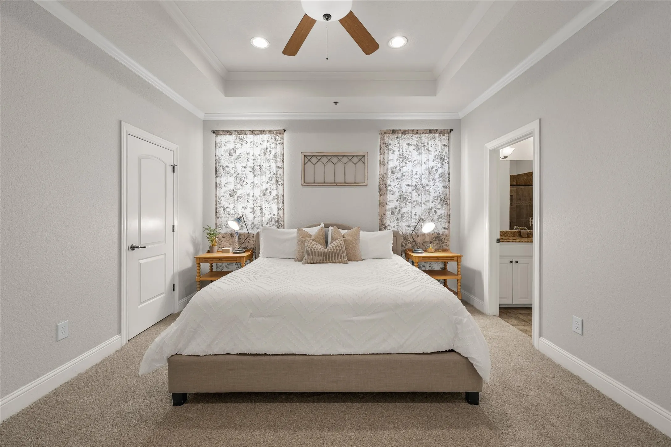 Condominium For Sale in Mc Lennan County , 721 Austin Avenue C, Waco, Texas 76701, 2 Bedroom, 2 Bathroom, Garage spaces, 1,300 Sqft, built in 1919, mls#21377736, Real Estate Agent in Waco, Homes For Sale in Mc Lennan county, Homes For Sale in Waco, Realtor in Waco Texas, Real Estate Brokerage Independent Realty Texas, Luminita Cordes Realtor