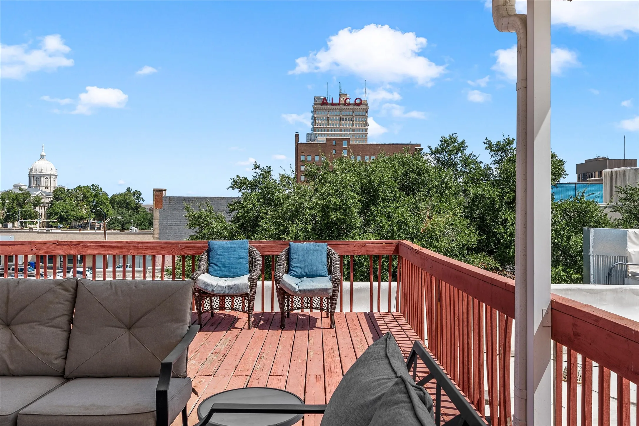 Condominium For Sale in Mc Lennan County , 721 Austin Avenue C, Waco, Texas 76701, 2 Bedroom, 2 Bathroom, Garage spaces, 1,300 Sqft, built in 1919, mls#21377736, Real Estate Agent in Waco, Homes For Sale in Mc Lennan county, Homes For Sale in Waco, Realtor in Waco Texas, Real Estate Brokerage Independent Realty Texas, Luminita Cordes Realtor