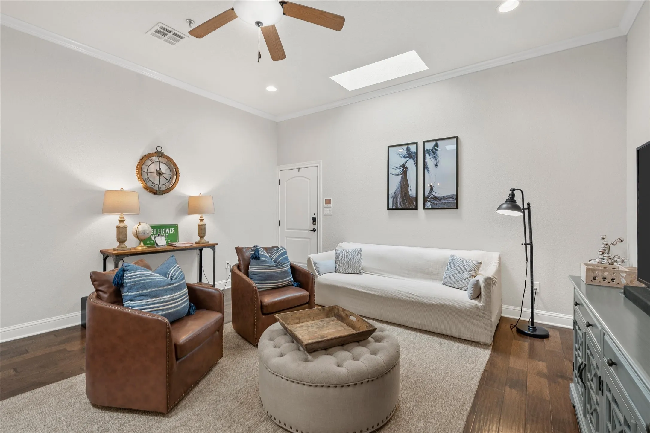 Condominium For Sale in Mc Lennan County , 721 Austin Avenue C, Waco, Texas 76701, 2 Bedroom, 2 Bathroom, Garage spaces, 1,300 Sqft, built in 1919, mls#21377736, Real Estate Agent in Waco, Homes For Sale in Mc Lennan county, Homes For Sale in Waco, Realtor in Waco Texas, Real Estate Brokerage Independent Realty Texas, Luminita Cordes Realtor