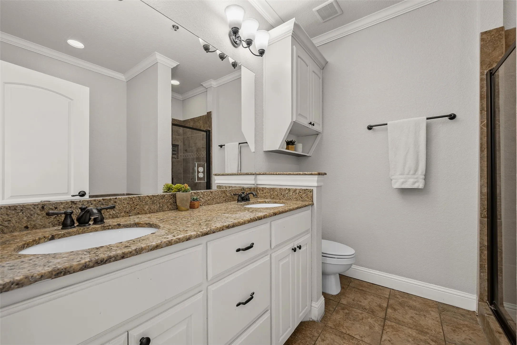 Condominium For Sale in Mc Lennan County , 721 Austin Avenue C, Waco, Texas 76701, 2 Bedroom, 2 Bathroom, Garage spaces, 1,300 Sqft, built in 1919, mls#21377736, Real Estate Agent in Waco, Homes For Sale in Mc Lennan county, Homes For Sale in Waco, Realtor in Waco Texas, Real Estate Brokerage Independent Realty Texas, Luminita Cordes Realtor