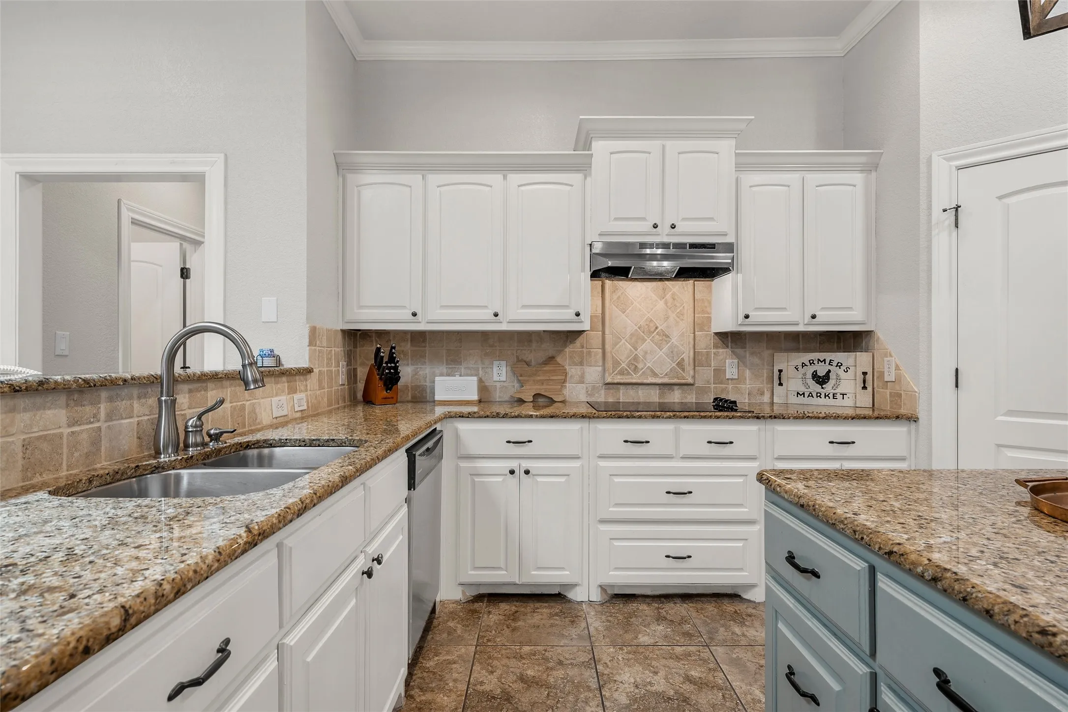 Condominium For Sale in Mc Lennan County , 721 Austin Avenue C, Waco, Texas 76701, 2 Bedroom, 2 Bathroom, Garage spaces, 1,300 Sqft, built in 1919, mls#21377736, Real Estate Agent in Waco, Homes For Sale in Mc Lennan county, Homes For Sale in Waco, Realtor in Waco Texas, Real Estate Brokerage Independent Realty Texas, Luminita Cordes Realtor