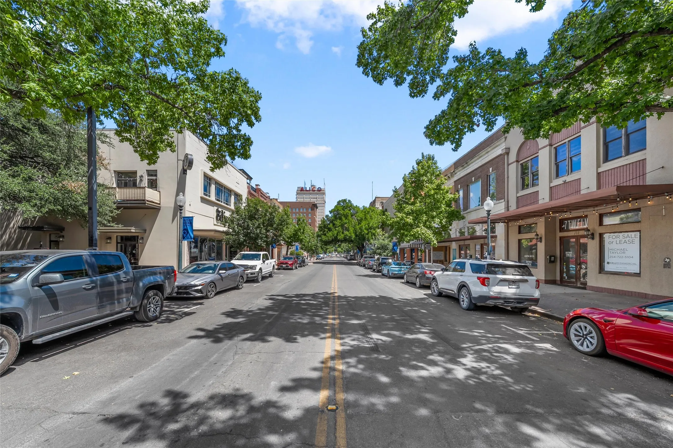 Condominium For Sale in Mc Lennan County , 721 Austin Avenue C, Waco, Texas 76701, 2 Bedroom, 2 Bathroom, Garage spaces, 1,300 Sqft, built in 1919, mls#21377736, Real Estate Agent in Waco, Homes For Sale in Mc Lennan county, Homes For Sale in Waco, Realtor in Waco Texas, Real Estate Brokerage Independent Realty Texas, Luminita Cordes Realtor